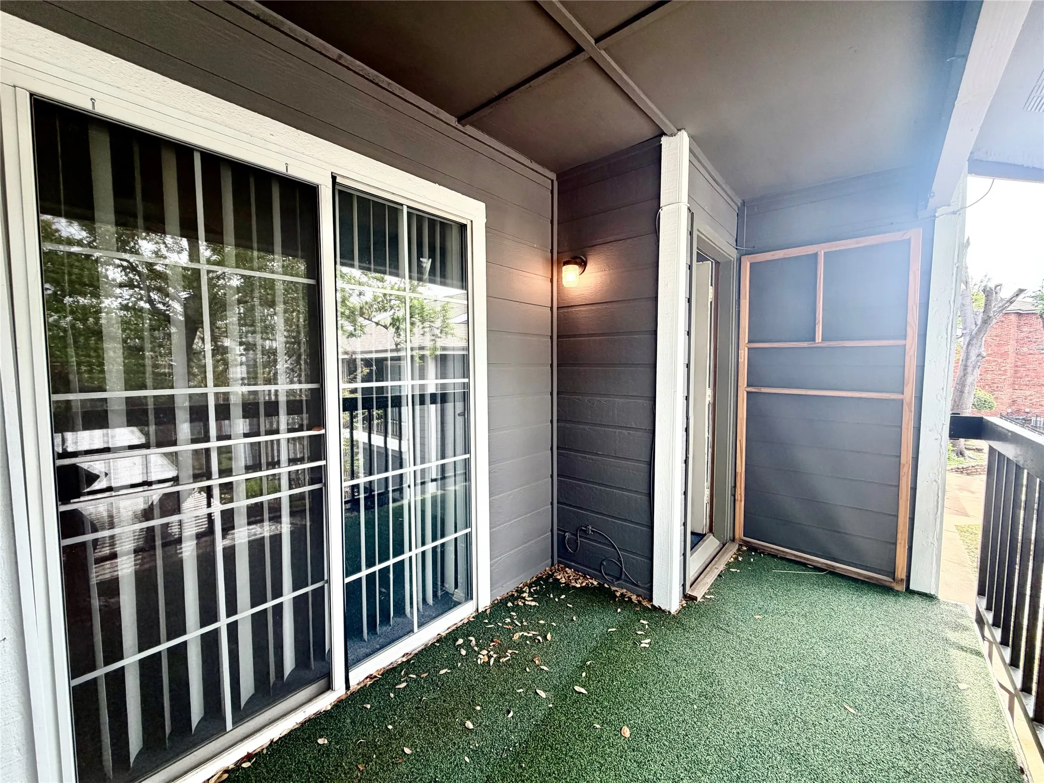 Condominium For Sale in Collin County , 18333 Roehampton Drive 624, Dallas, Texas 75252, 2 Bedroom, 1 Bathroom, Garage spaces, 737 Sqft, built in 1985, mls#21228438, Real Estate Agent in Dallas, Homes For Sale in Collin county, Homes For Sale in Dallas, Realtor in Dallas Texas, Real Estate Brokerage Independent Realty Texas, Luminita Cordes Realtor