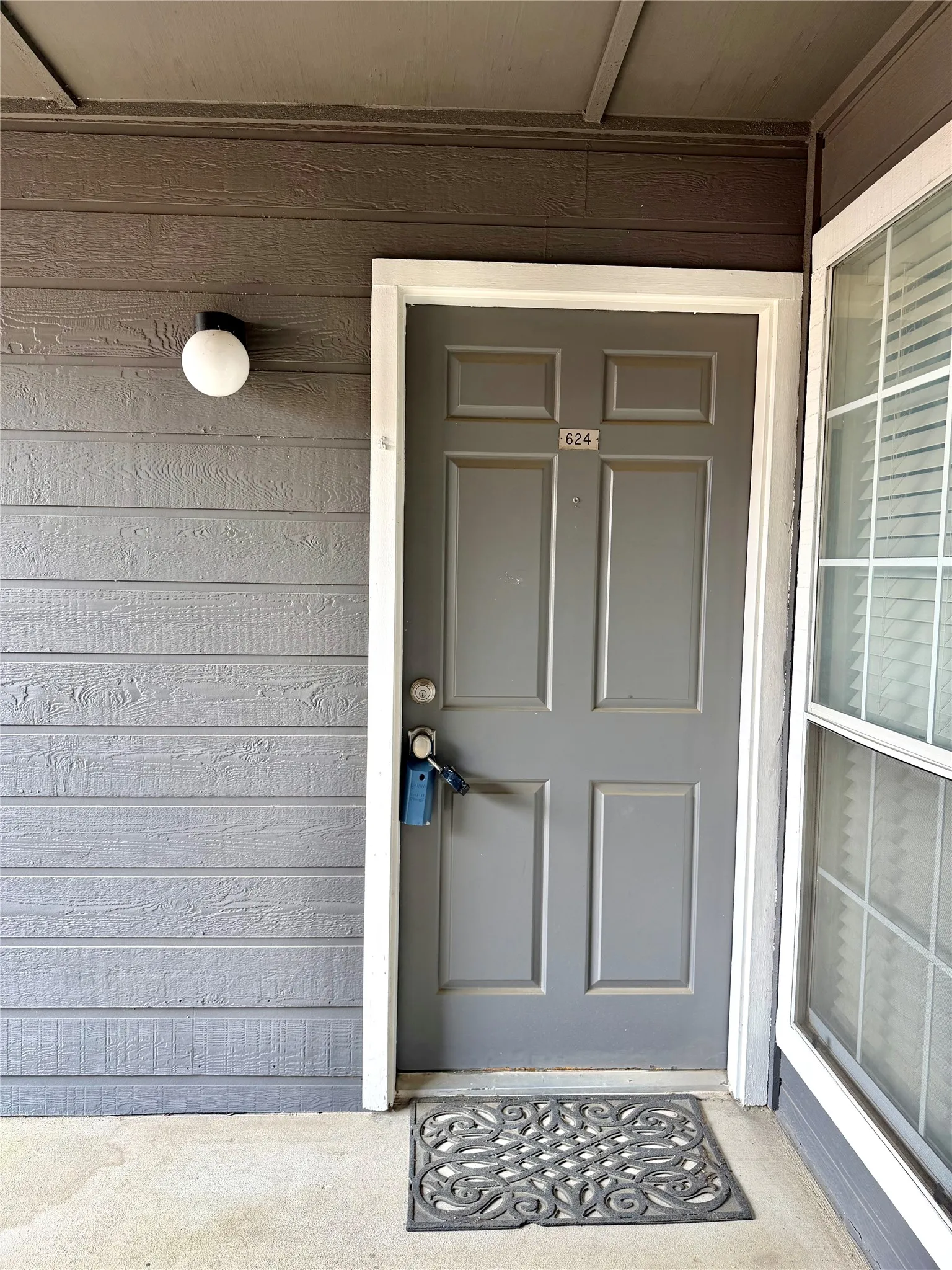 Condominium For Sale in Collin County , 18333 Roehampton Drive 624, Dallas, Texas 75252, 2 Bedroom, 1 Bathroom, Garage spaces, 737 Sqft, built in 1985, mls#21228438, Real Estate Agent in Dallas, Homes For Sale in Collin county, Homes For Sale in Dallas, Realtor in Dallas Texas, Real Estate Brokerage Independent Realty Texas, Luminita Cordes Realtor