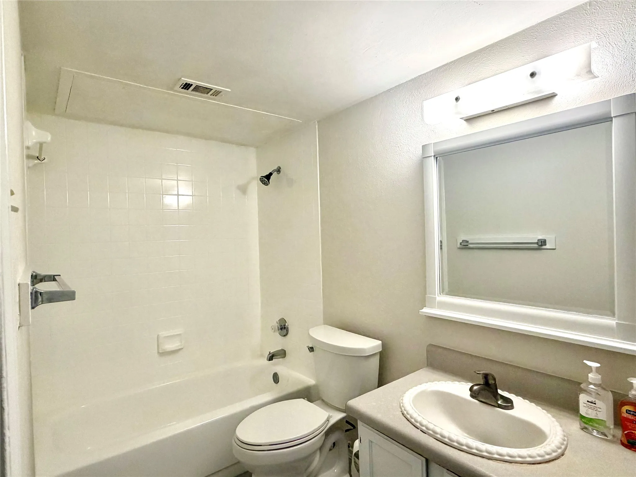 Condominium For Sale in Collin County , 18333 Roehampton Drive 624, Dallas, Texas 75252, 2 Bedroom, 1 Bathroom, Garage spaces, 737 Sqft, built in 1985, mls#21228438, Real Estate Agent in Dallas, Homes For Sale in Collin county, Homes For Sale in Dallas, Realtor in Dallas Texas, Real Estate Brokerage Independent Realty Texas, Luminita Cordes Realtor