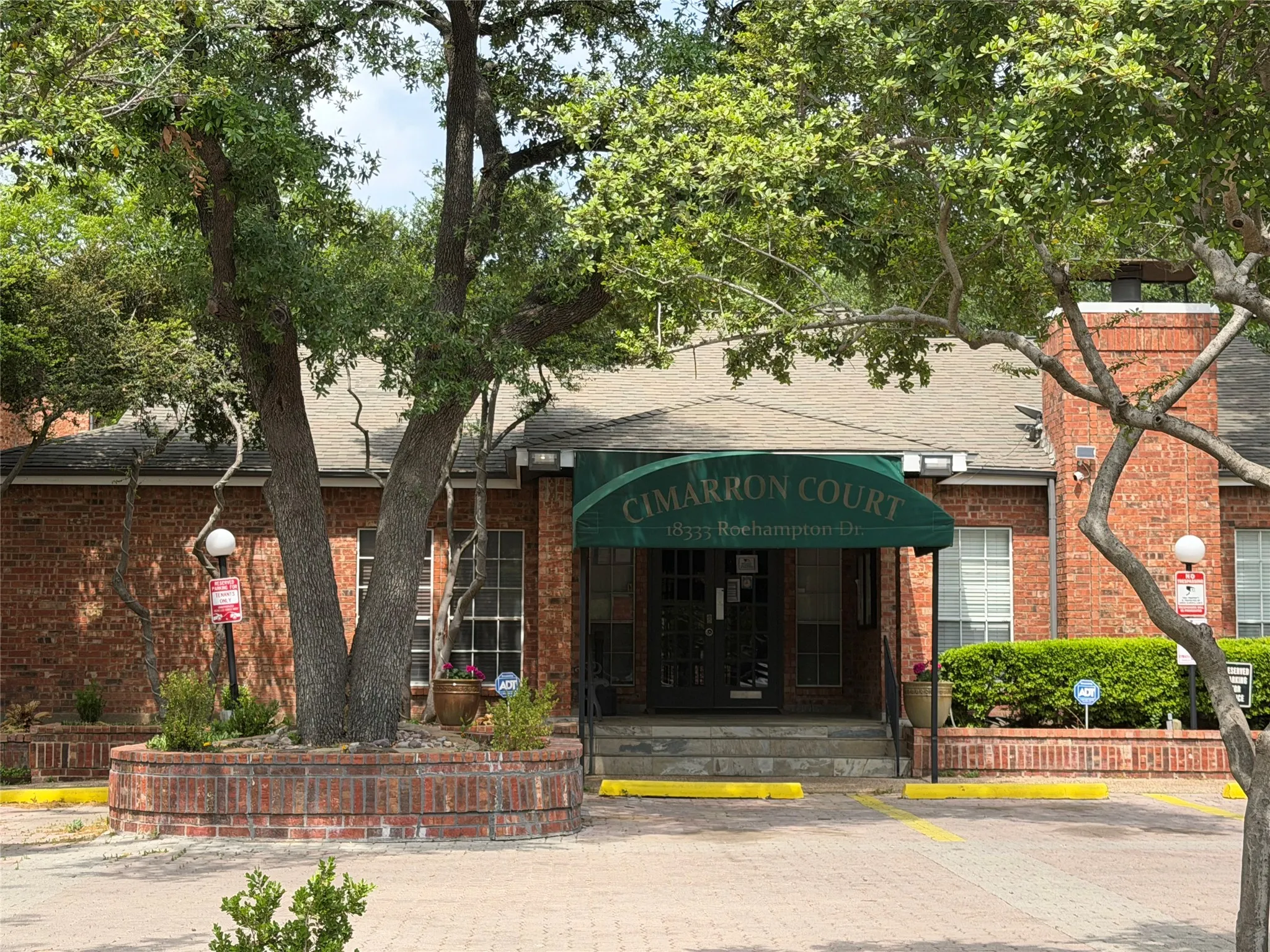 Condominium For Sale in Collin County , 18333 Roehampton Drive 624, Dallas, Texas 75252, 2 Bedroom, 1 Bathroom, Garage spaces, 737 Sqft, built in 1985, mls#21228438, Real Estate Agent in Dallas, Homes For Sale in Collin county, Homes For Sale in Dallas, Realtor in Dallas Texas, Real Estate Brokerage Independent Realty Texas, Luminita Cordes Realtor