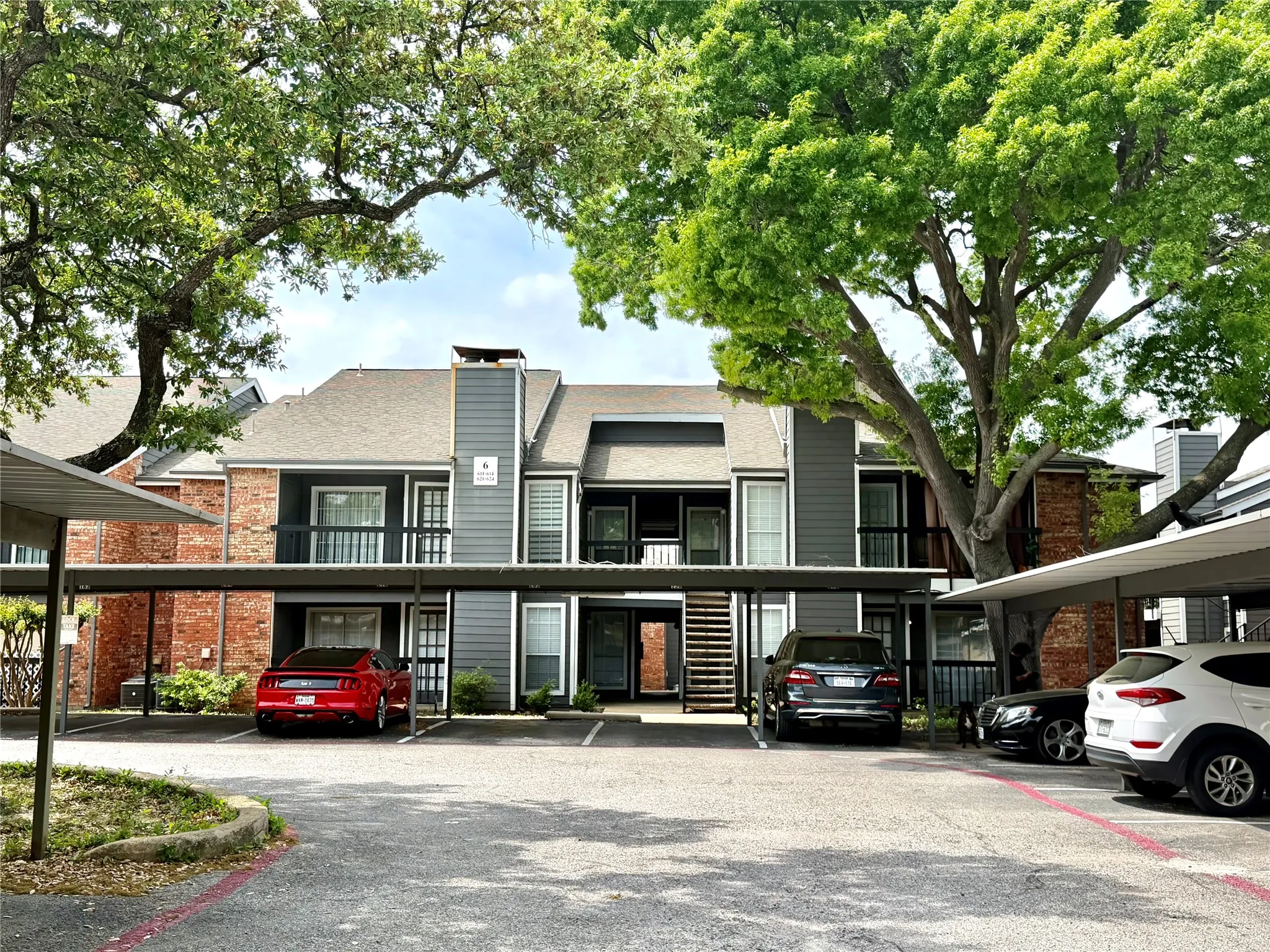 Condominium For Sale in Collin County , 18333 Roehampton Drive 624, Dallas, Texas 75252, 2 Bedroom, 1 Bathroom, Garage spaces, 737 Sqft, built in 1985, mls#21228438, Real Estate Agent in Dallas, Homes For Sale in Collin county, Homes For Sale in Dallas, Realtor in Dallas Texas, Real Estate Brokerage Independent Realty Texas, Luminita Cordes Realtor