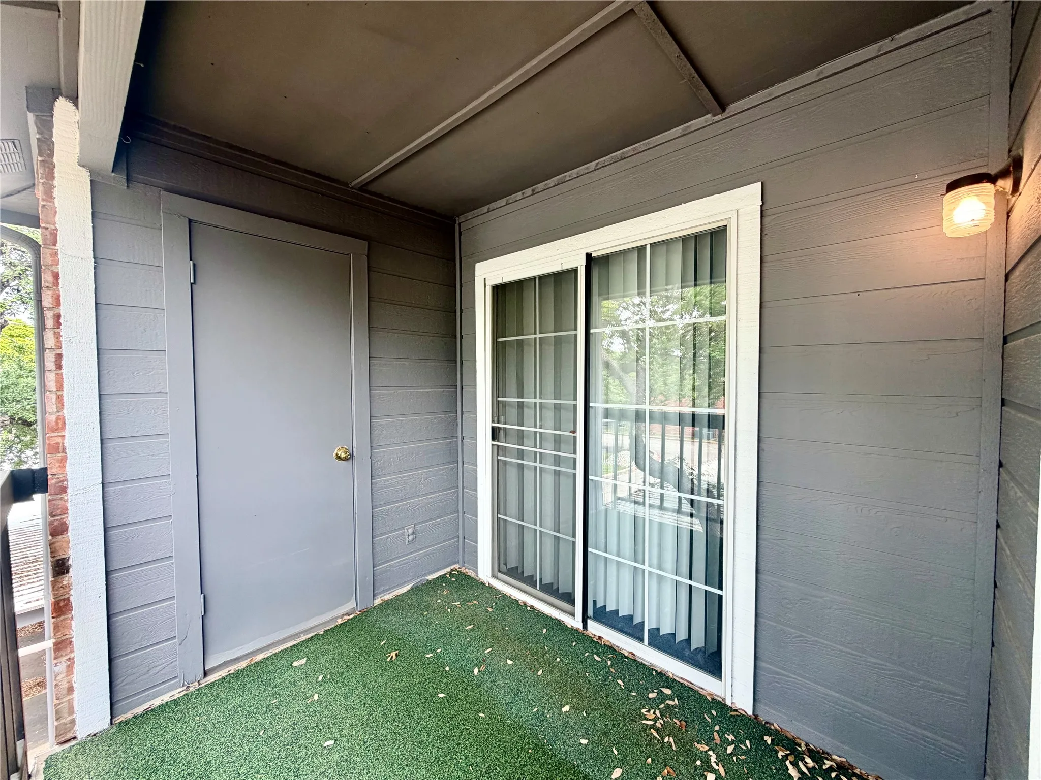 Condominium For Sale in Collin County , 18333 Roehampton Drive 624, Dallas, Texas 75252, 2 Bedroom, 1 Bathroom, Garage spaces, 737 Sqft, built in 1985, mls#21228438, Real Estate Agent in Dallas, Homes For Sale in Collin county, Homes For Sale in Dallas, Realtor in Dallas Texas, Real Estate Brokerage Independent Realty Texas, Luminita Cordes Realtor