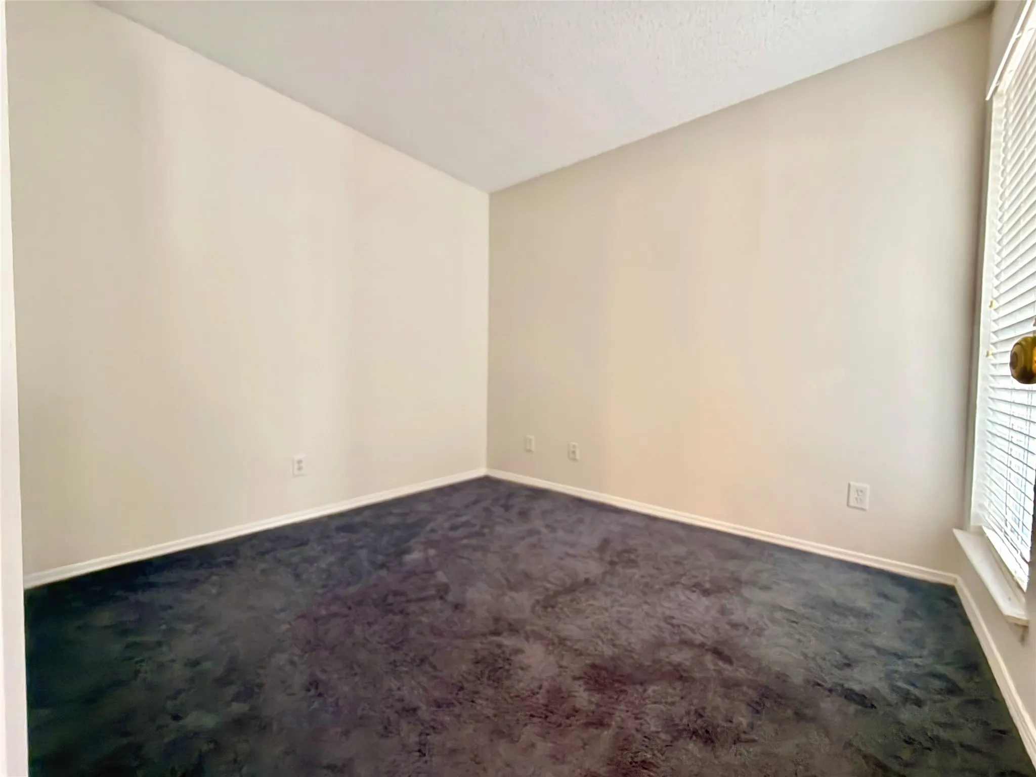 Condominium For Sale in Collin County , 18333 Roehampton Drive 624, Dallas, Texas 75252, 2 Bedroom, 1 Bathroom, Garage spaces, 737 Sqft, built in 1985, mls#21228438, Real Estate Agent in Dallas, Homes For Sale in Collin county, Homes For Sale in Dallas, Realtor in Dallas Texas, Real Estate Brokerage Independent Realty Texas, Luminita Cordes Realtor