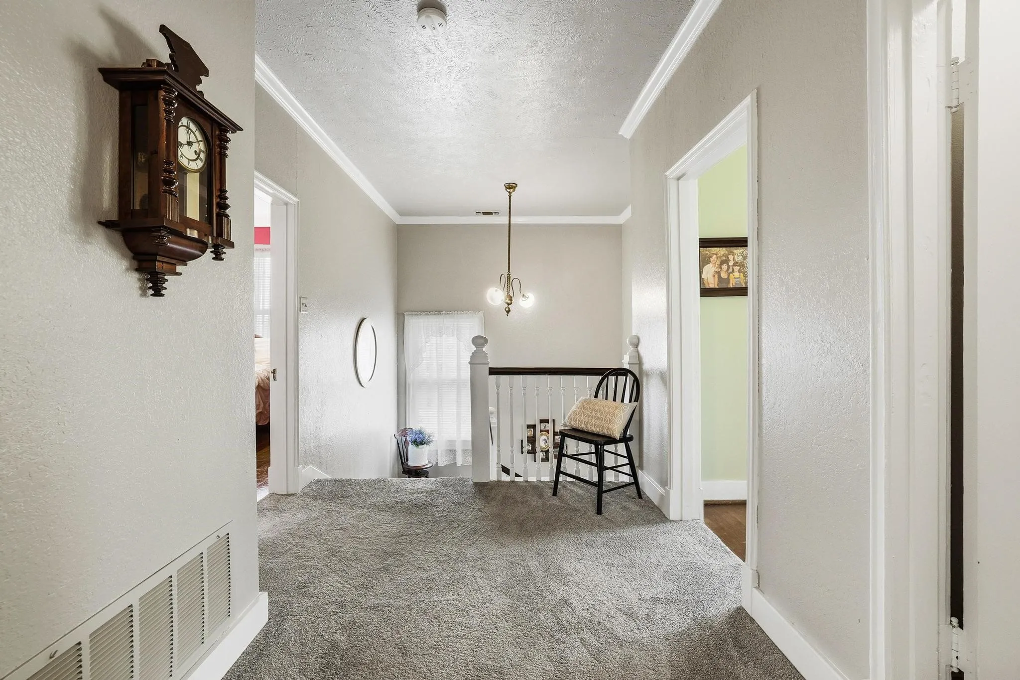 Single Family Residence For Sale in Fannin County , 304 E 9th Street, Bonham, Texas 75418, 4 Bedroom, 3 Bathroom, Garage spaces, 2,954 Sqft, built in 1929, Preowned, mls#21228645, Real Estate Agent in Bonham, Homes For Sale in Fannin county, Homes For Sale in Bonham, Realtor in Bonham Texas, Real Estate Brokerage Independent Realty Texas, Luminita Cordes Realtor
