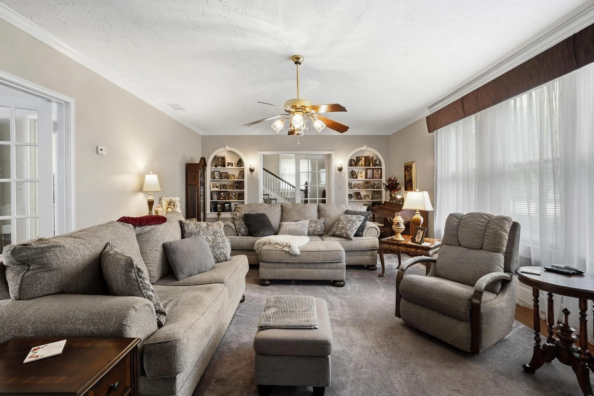 Single Family Residence For Sale in Fannin County , 304 E 9th Street, Bonham, Texas 75418, 4 Bedroom, 3 Bathroom, Garage spaces, 2,954 Sqft, built in 1929, Preowned, mls#21228645, Real Estate Agent in Bonham, Homes For Sale in Fannin county, Homes For Sale in Bonham, Realtor in Bonham Texas, Real Estate Brokerage Independent Realty Texas, Luminita Cordes Realtor