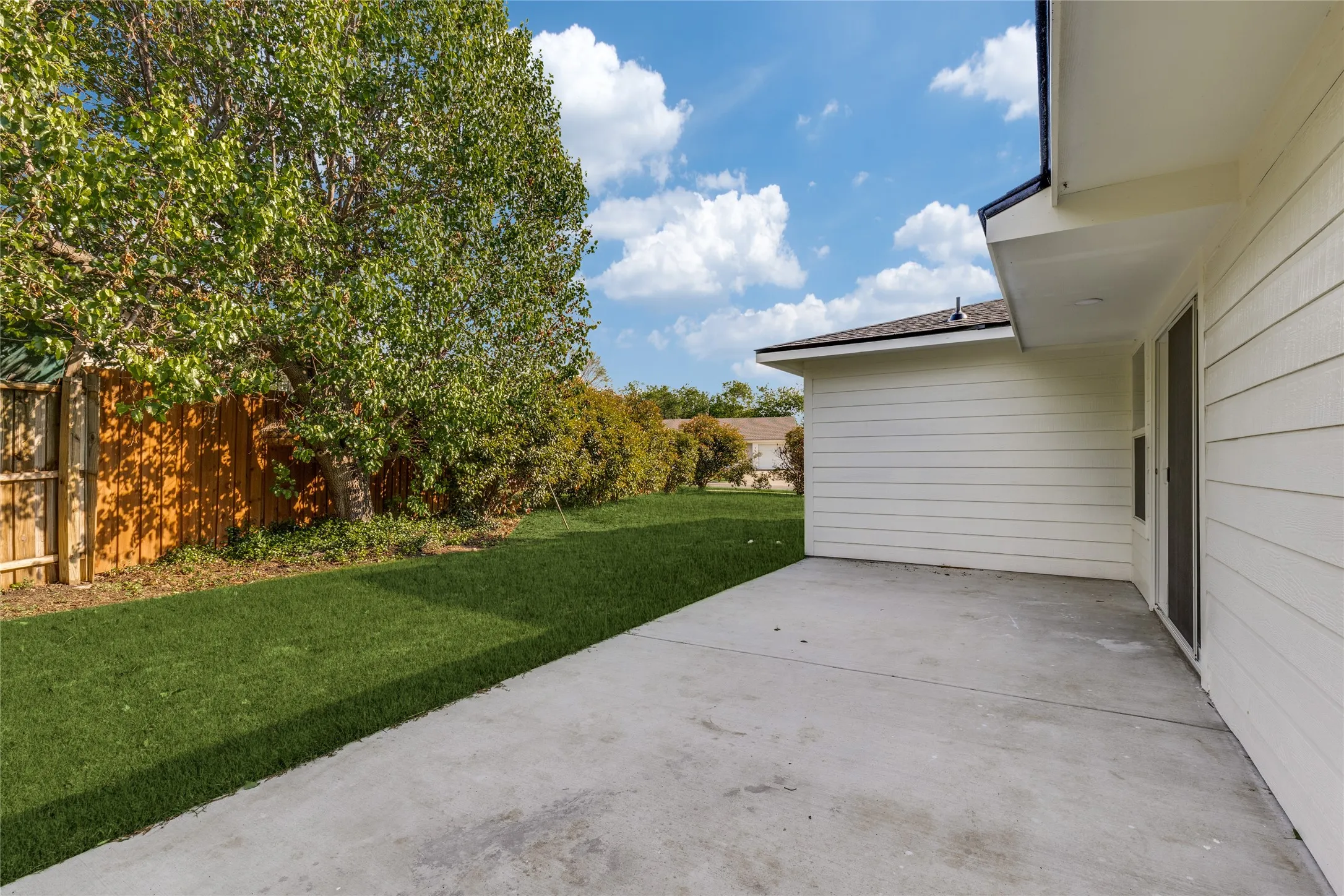 Single Family Residence For Sale in Dallas County , 14234 Queens Chapel Road, Farmers Branch, Texas 75234, 4 Bedroom, 3 Bathroom, 1 Garage spaces, 1,416 Sqft, built in 1960, Preowned, mls#21228421, Real Estate Agent in Farmers Branch, Homes For Sale in Dallas county, Homes For Sale in Farmers Branch, Realtor in Farmers Branch Texas, Real Estate Brokerage Independent Realty Texas, Luminita Cordes Realtor