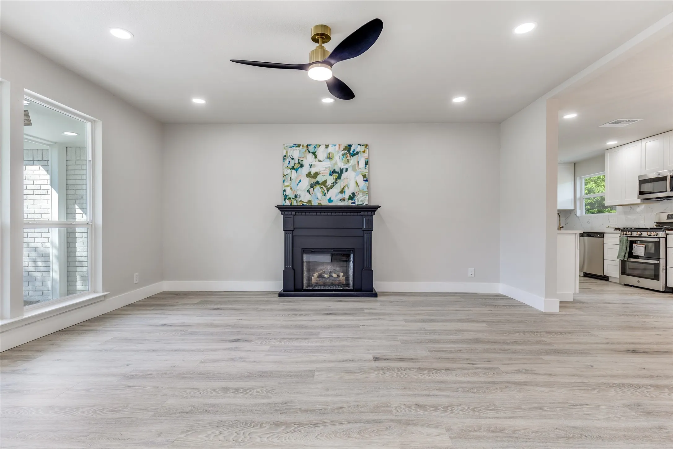 Single Family Residence For Sale in Dallas County , 14234 Queens Chapel Road, Farmers Branch, Texas 75234, 4 Bedroom, 3 Bathroom, 1 Garage spaces, 1,416 Sqft, built in 1960, Preowned, mls#21228421, Real Estate Agent in Farmers Branch, Homes For Sale in Dallas county, Homes For Sale in Farmers Branch, Realtor in Farmers Branch Texas, Real Estate Brokerage Independent Realty Texas, Luminita Cordes Realtor