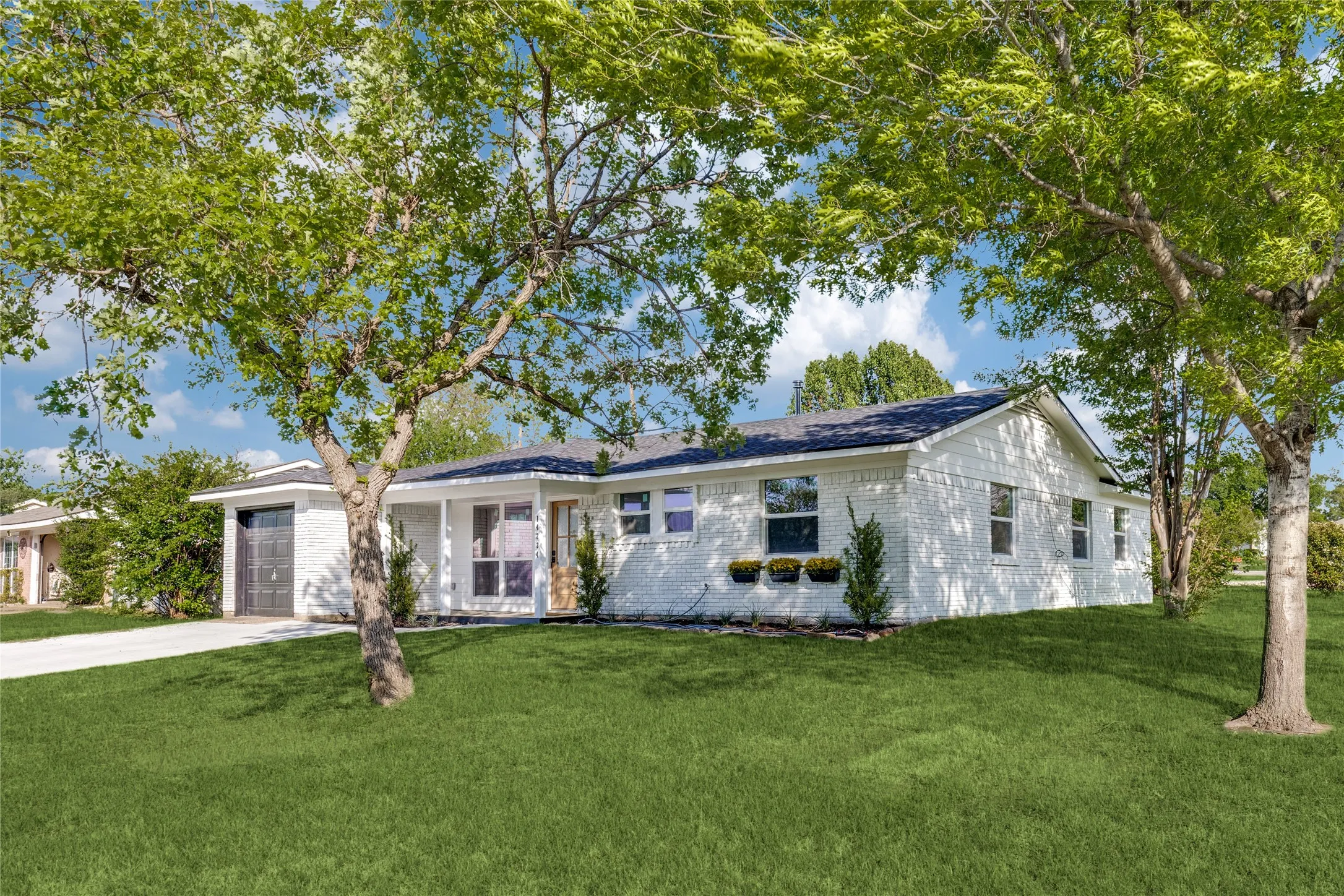 Single Family Residence For Sale in Dallas County , 14234 Queens Chapel Road, Farmers Branch, Texas 75234, 4 Bedroom, 3 Bathroom, 1 Garage spaces, 1,416 Sqft, built in 1960, Preowned, mls#21228421, Real Estate Agent in Farmers Branch, Homes For Sale in Dallas county, Homes For Sale in Farmers Branch, Realtor in Farmers Branch Texas, Real Estate Brokerage Independent Realty Texas, Luminita Cordes Realtor