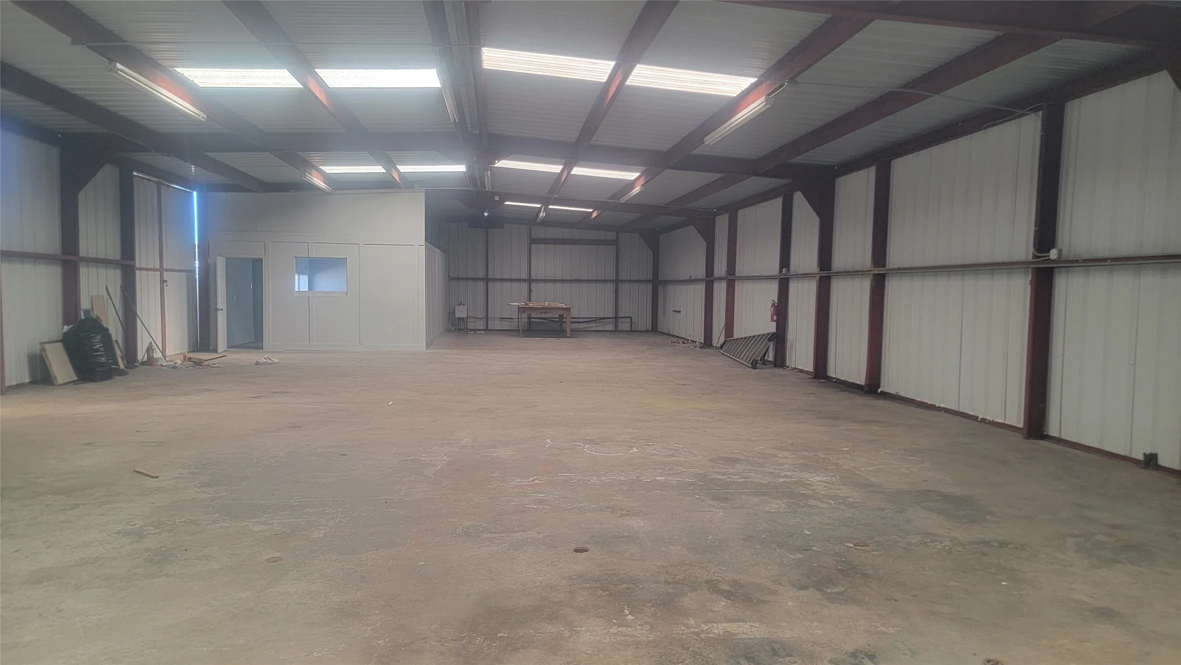 Business For Rent in Hunt County , 1969 Interstate Highway 30 W, Greenville, Texas 75402, 0, 0, Garage spaces, 0 Sqft, built in 1970, Preowned, mls#21228703, Real Estate Agent in Greenville, Homes For Rent in Hunt county, Homes For Rent in Greenville, Realtor in Greenville Texas, Real Estate Brokerage Independent Realty Texas, Luminita Cordes Realtor