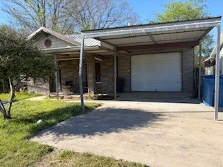 Single Family Residence For Sale in Limestone County , 1129 E Palestine Street, Mexia, Texas 76667, 3 Bedroom, 2 Bathroom, 1 Garage spaces, 1,160 Sqft, built in 1957, Preowned, mls#21227955, Real Estate Agent in Mexia, Homes For Sale in Limestone county, Homes For Sale in Mexia, Realtor in Mexia Texas, Real Estate Brokerage Independent Realty Texas, Luminita Cordes Realtor