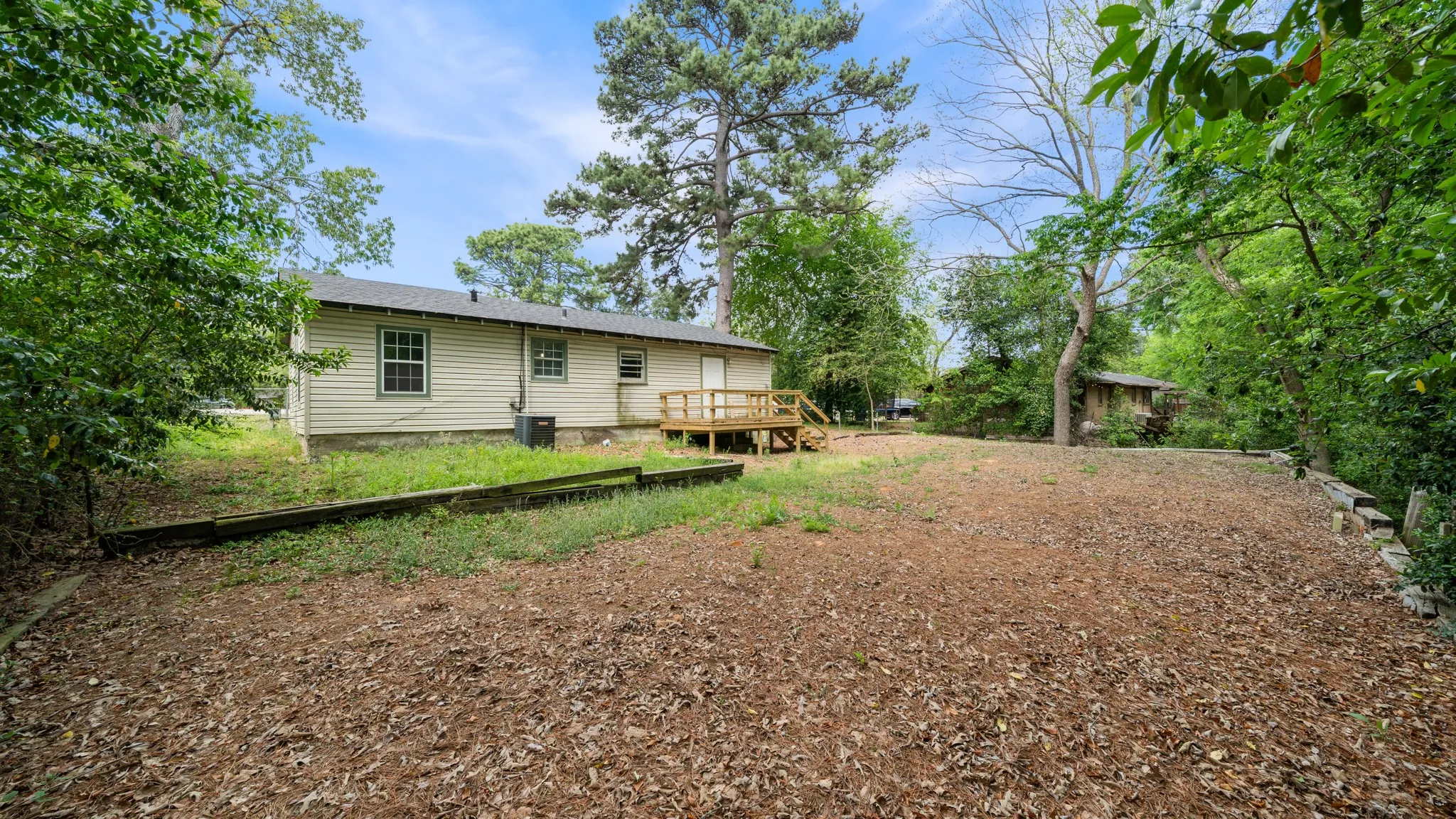 Single Family Residence For Sale in Henderson County , 901 W Cayuga Drive, Athens, Texas 75751, 3 Bedroom, 1 Bathroom, Garage spaces, 720 Sqft, built in 2008, Preowned, mls#21222605, Real Estate Agent in Athens, Homes For Sale in Henderson county, Homes For Sale in Athens, Realtor in Athens Texas, Real Estate Brokerage Independent Realty Texas, Luminita Cordes Realtor