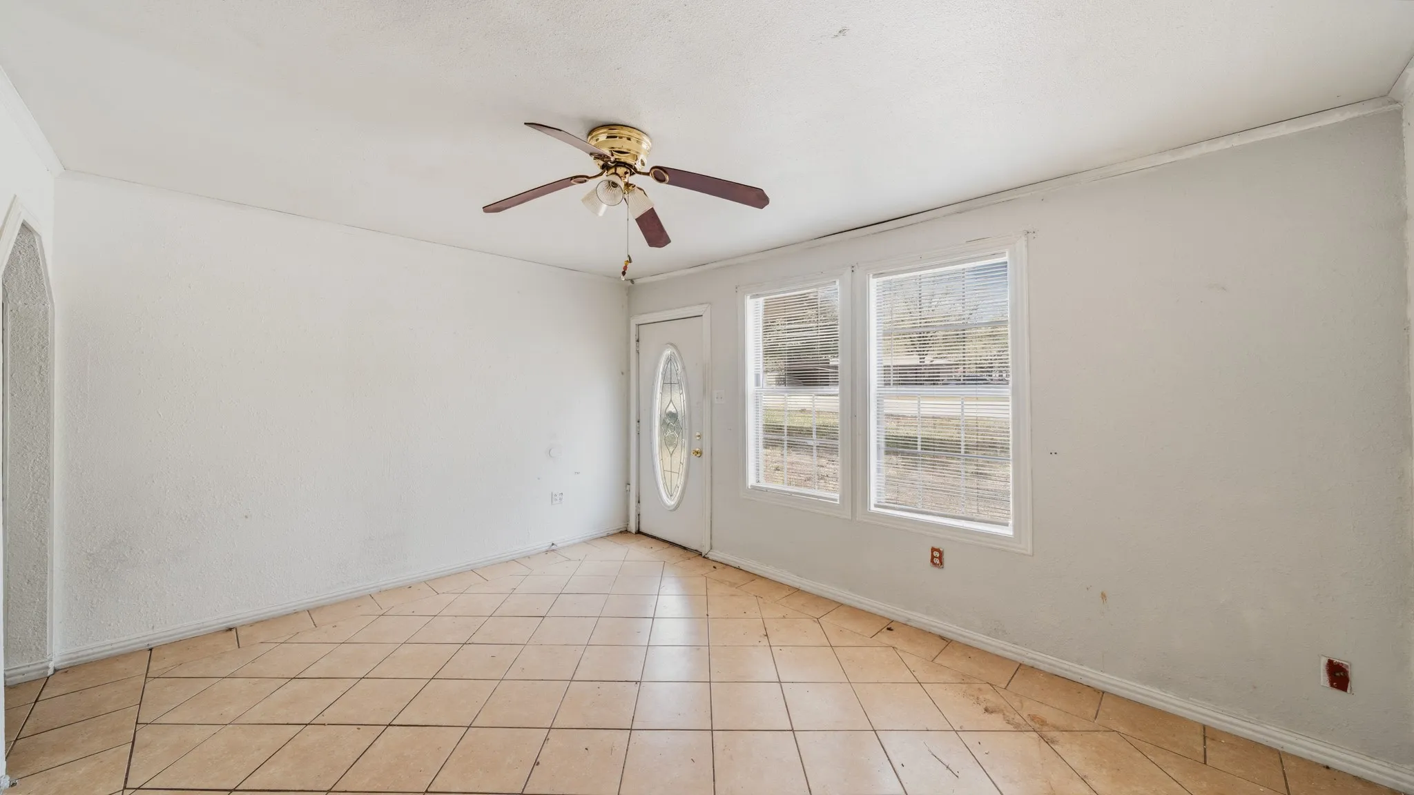 Single Family Residence For Sale in Henderson County , 901 W Cayuga Drive, Athens, Texas 75751, 3 Bedroom, 1 Bathroom, Garage spaces, 720 Sqft, built in 2008, Preowned, mls#21222605, Real Estate Agent in Athens, Homes For Sale in Henderson county, Homes For Sale in Athens, Realtor in Athens Texas, Real Estate Brokerage Independent Realty Texas, Luminita Cordes Realtor