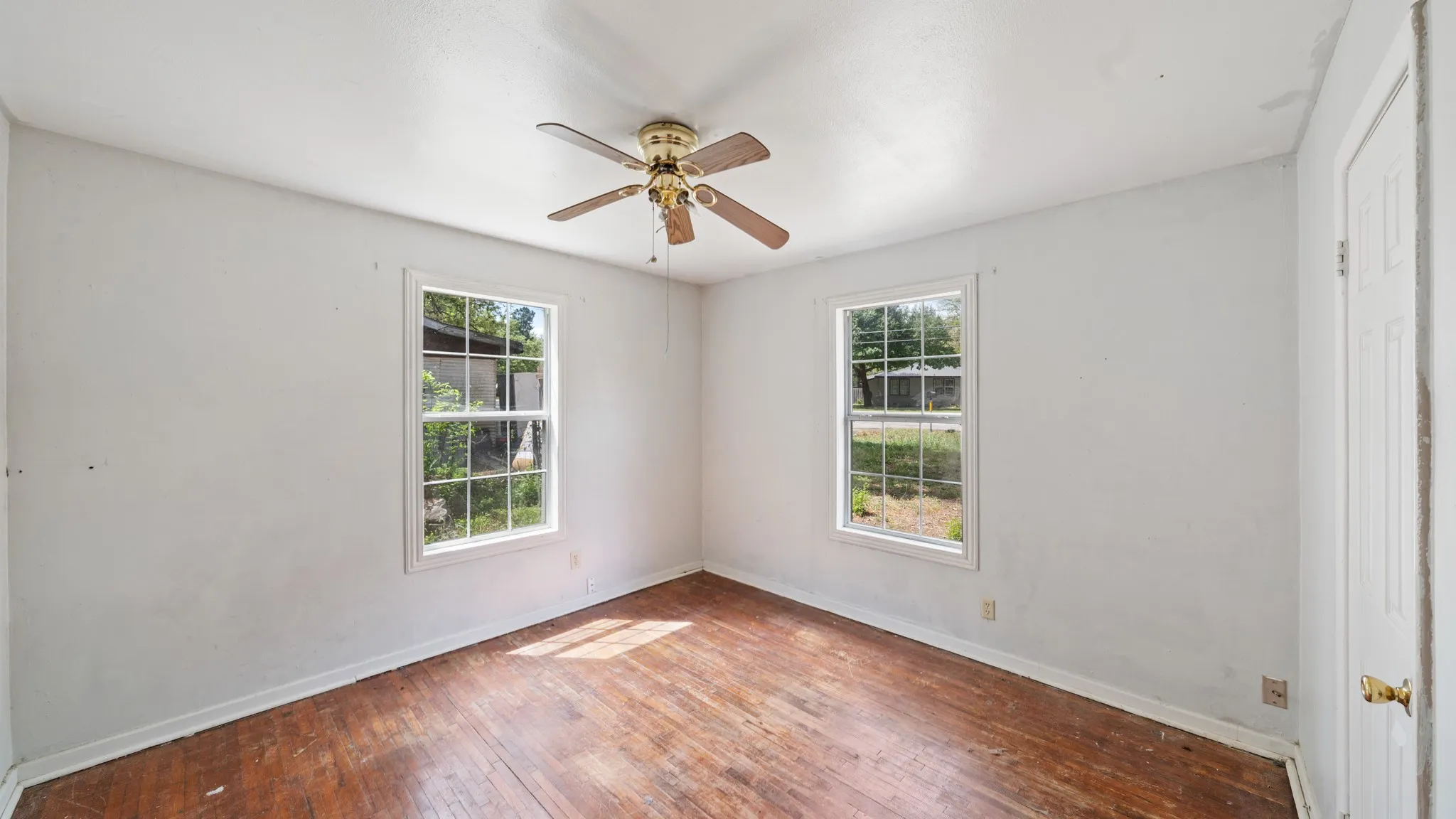 Single Family Residence For Sale in Henderson County , 901 W Cayuga Drive, Athens, Texas 75751, 3 Bedroom, 1 Bathroom, Garage spaces, 720 Sqft, built in 2008, Preowned, mls#21222605, Real Estate Agent in Athens, Homes For Sale in Henderson county, Homes For Sale in Athens, Realtor in Athens Texas, Real Estate Brokerage Independent Realty Texas, Luminita Cordes Realtor