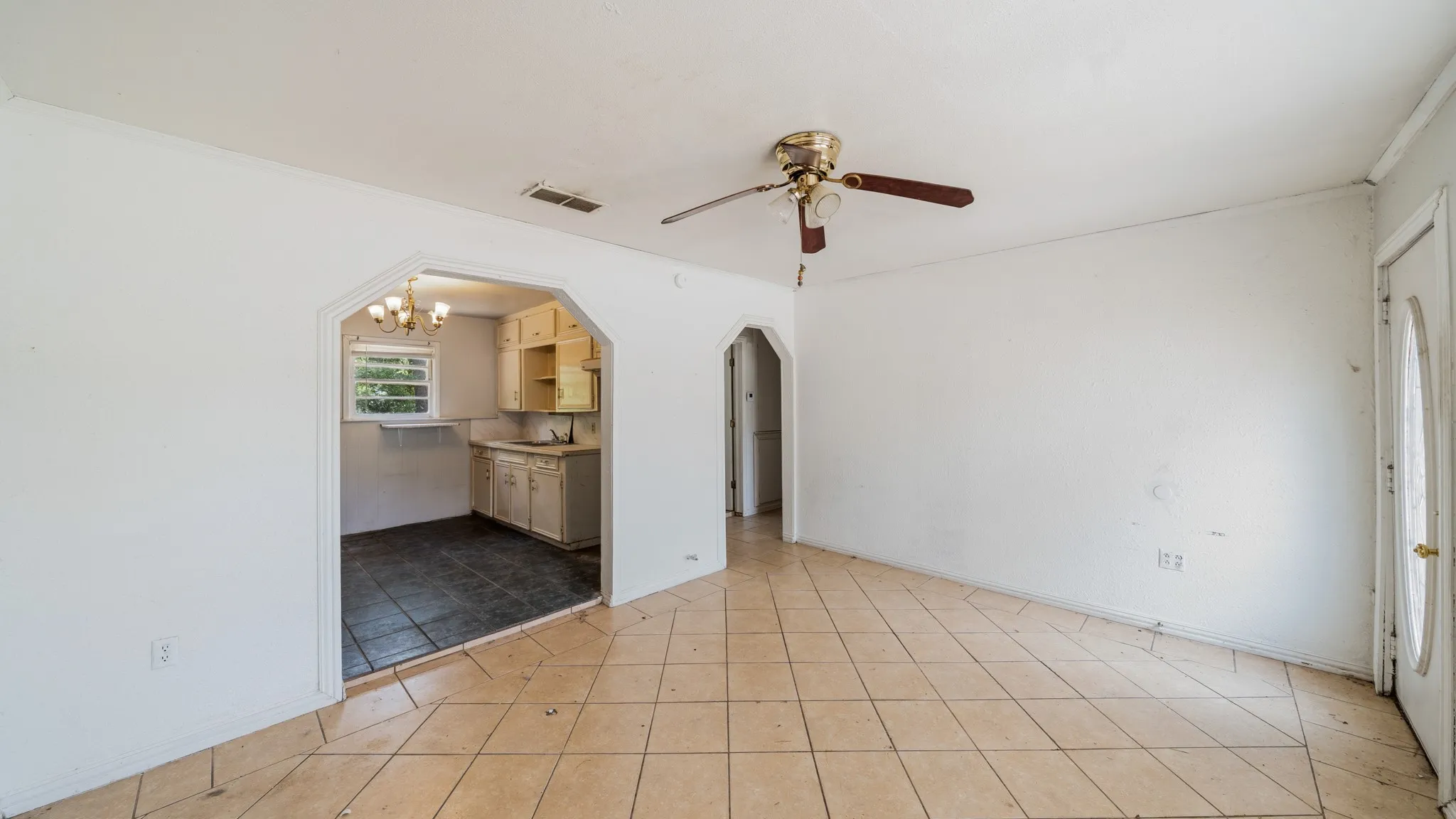 Single Family Residence For Sale in Henderson County , 901 W Cayuga Drive, Athens, Texas 75751, 3 Bedroom, 1 Bathroom, Garage spaces, 720 Sqft, built in 2008, Preowned, mls#21222605, Real Estate Agent in Athens, Homes For Sale in Henderson county, Homes For Sale in Athens, Realtor in Athens Texas, Real Estate Brokerage Independent Realty Texas, Luminita Cordes Realtor