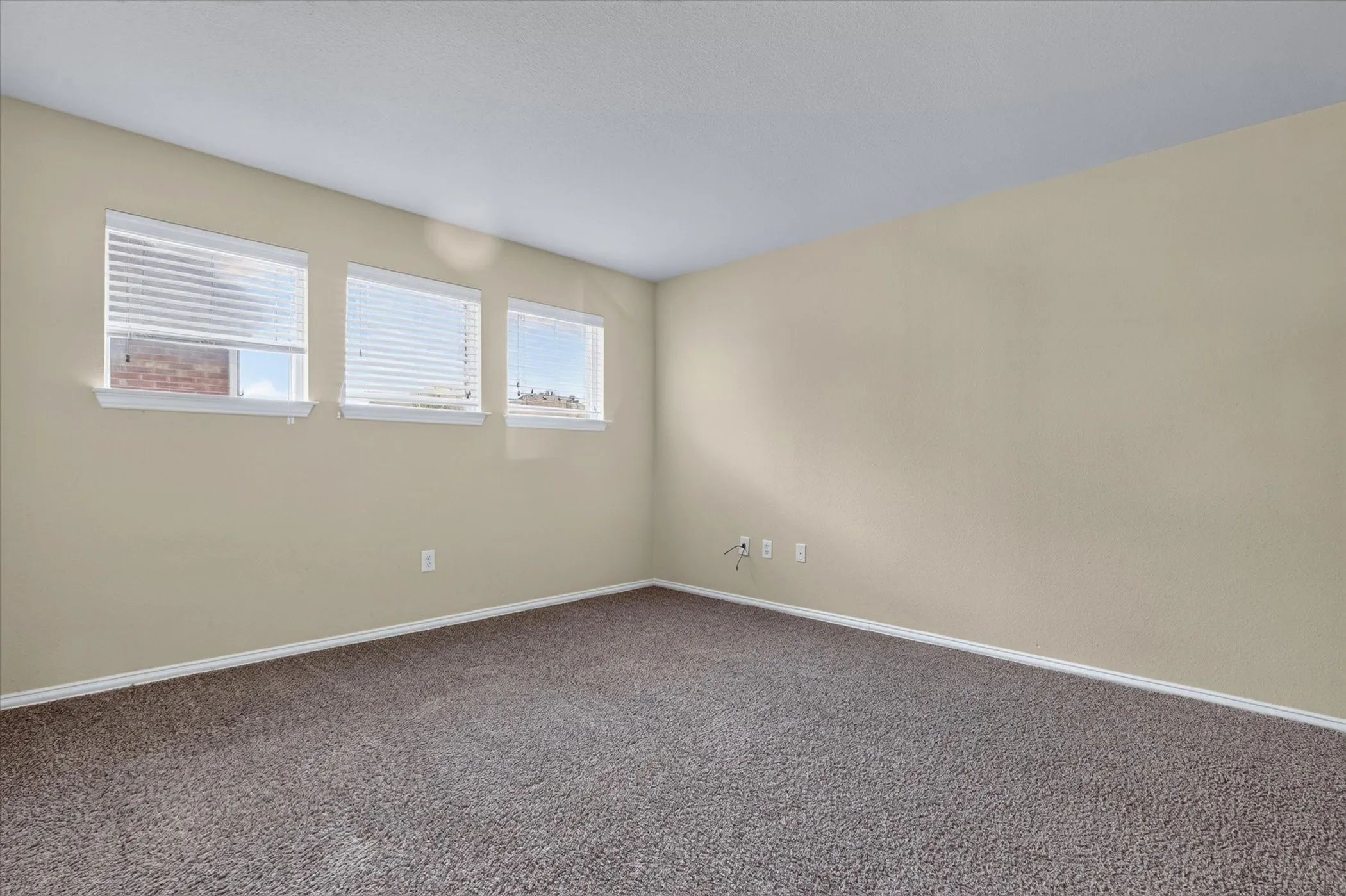 Single Family Residence For Rent in Collin County , 11945 Henderson Drive, Frisco, Texas 75035, 3 Bedroom, 3 Bathroom, 2 Garage spaces, 3,116 Sqft, built in 2007, Preowned, mls#21228685, Real Estate Agent in Frisco, Homes For Rent in Collin county, Homes For Rent in Frisco, Realtor in Frisco Texas, Real Estate Brokerage Independent Realty Texas, Luminita Cordes Realtor
