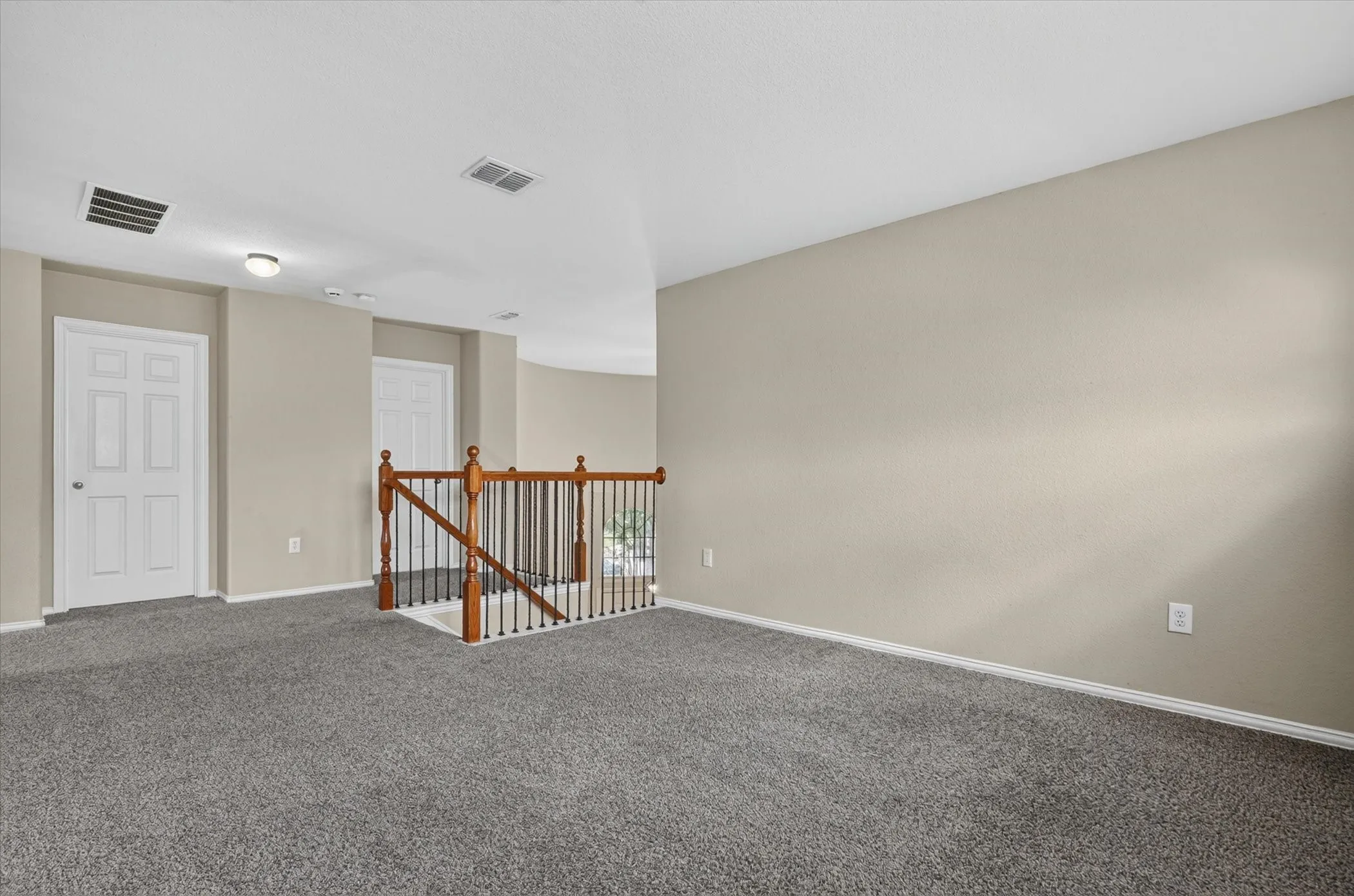 Single Family Residence For Rent in Collin County , 11945 Henderson Drive, Frisco, Texas 75035, 3 Bedroom, 3 Bathroom, 2 Garage spaces, 3,116 Sqft, built in 2007, Preowned, mls#21228685, Real Estate Agent in Frisco, Homes For Rent in Collin county, Homes For Rent in Frisco, Realtor in Frisco Texas, Real Estate Brokerage Independent Realty Texas, Luminita Cordes Realtor