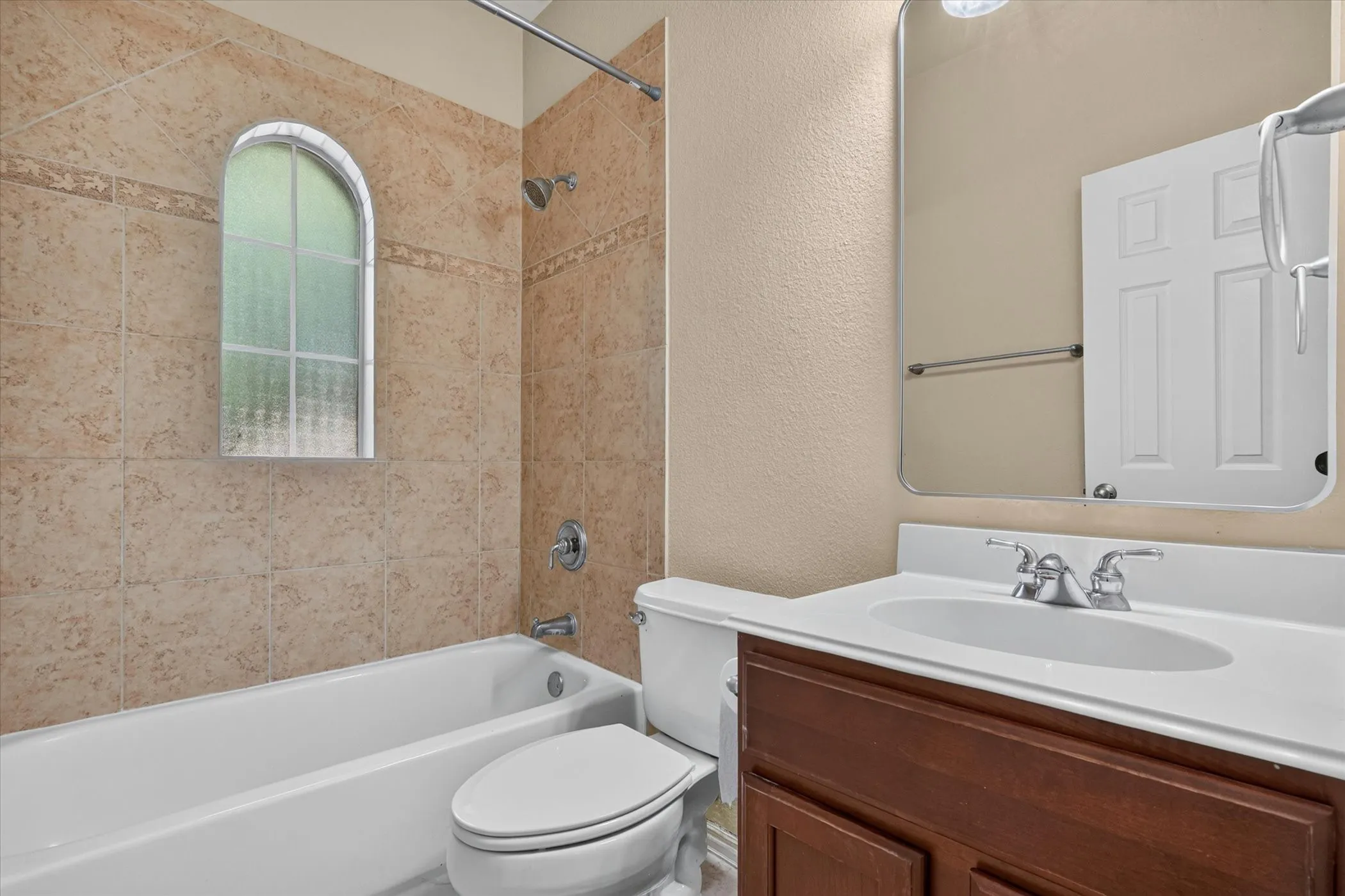Single Family Residence For Rent in Collin County , 11945 Henderson Drive, Frisco, Texas 75035, 3 Bedroom, 3 Bathroom, 2 Garage spaces, 3,116 Sqft, built in 2007, Preowned, mls#21228685, Real Estate Agent in Frisco, Homes For Rent in Collin county, Homes For Rent in Frisco, Realtor in Frisco Texas, Real Estate Brokerage Independent Realty Texas, Luminita Cordes Realtor