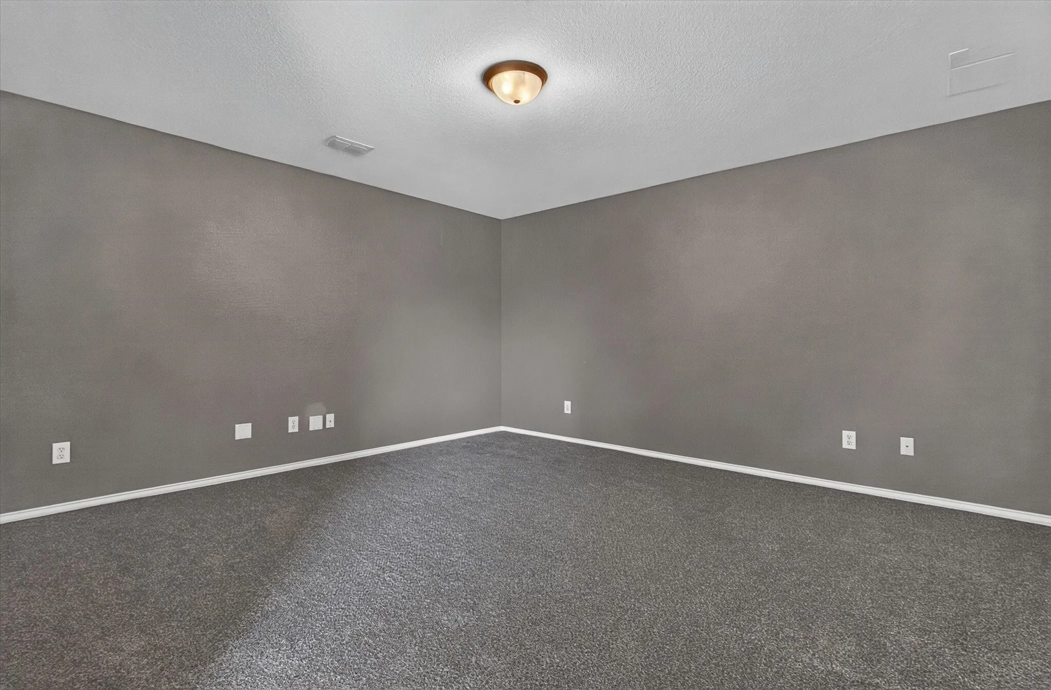 Single Family Residence For Rent in Collin County , 11945 Henderson Drive, Frisco, Texas 75035, 3 Bedroom, 3 Bathroom, 2 Garage spaces, 3,116 Sqft, built in 2007, Preowned, mls#21228685, Real Estate Agent in Frisco, Homes For Rent in Collin county, Homes For Rent in Frisco, Realtor in Frisco Texas, Real Estate Brokerage Independent Realty Texas, Luminita Cordes Realtor