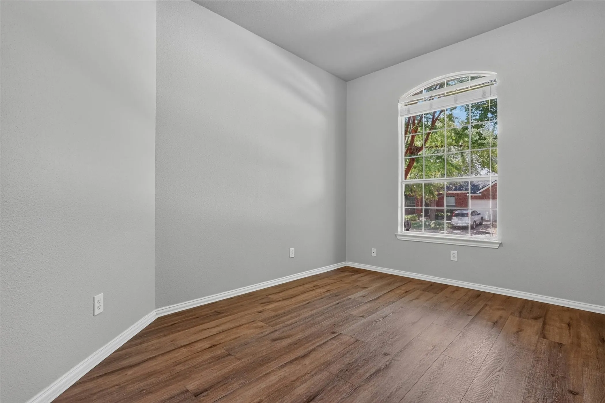 Single Family Residence For Rent in Collin County , 11945 Henderson Drive, Frisco, Texas 75035, 3 Bedroom, 3 Bathroom, 2 Garage spaces, 3,116 Sqft, built in 2007, Preowned, mls#21228685, Real Estate Agent in Frisco, Homes For Rent in Collin county, Homes For Rent in Frisco, Realtor in Frisco Texas, Real Estate Brokerage Independent Realty Texas, Luminita Cordes Realtor