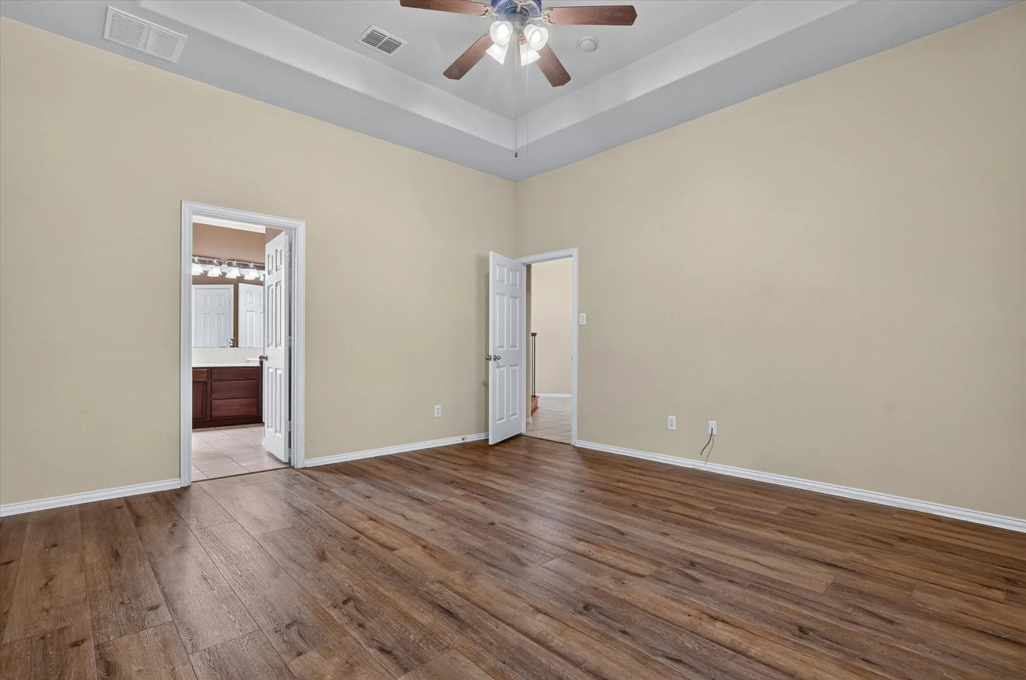 Single Family Residence For Rent in Collin County , 11945 Henderson Drive, Frisco, Texas 75035, 3 Bedroom, 3 Bathroom, 2 Garage spaces, 3,116 Sqft, built in 2007, Preowned, mls#21228685, Real Estate Agent in Frisco, Homes For Rent in Collin county, Homes For Rent in Frisco, Realtor in Frisco Texas, Real Estate Brokerage Independent Realty Texas, Luminita Cordes Realtor