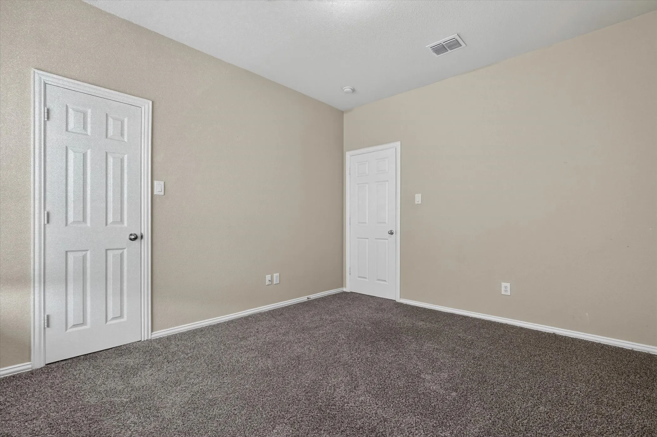 Single Family Residence For Rent in Collin County , 11945 Henderson Drive, Frisco, Texas 75035, 3 Bedroom, 3 Bathroom, 2 Garage spaces, 3,116 Sqft, built in 2007, Preowned, mls#21228685, Real Estate Agent in Frisco, Homes For Rent in Collin county, Homes For Rent in Frisco, Realtor in Frisco Texas, Real Estate Brokerage Independent Realty Texas, Luminita Cordes Realtor