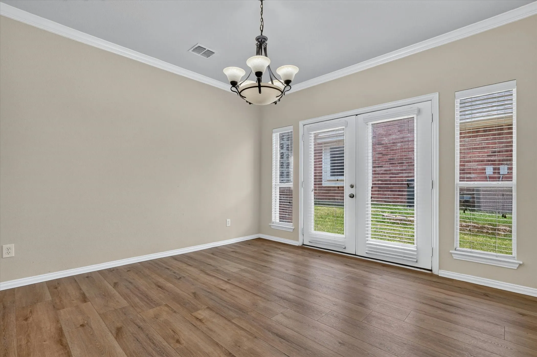 Single Family Residence For Rent in Collin County , 11945 Henderson Drive, Frisco, Texas 75035, 3 Bedroom, 3 Bathroom, 2 Garage spaces, 3,116 Sqft, built in 2007, Preowned, mls#21228685, Real Estate Agent in Frisco, Homes For Rent in Collin county, Homes For Rent in Frisco, Realtor in Frisco Texas, Real Estate Brokerage Independent Realty Texas, Luminita Cordes Realtor