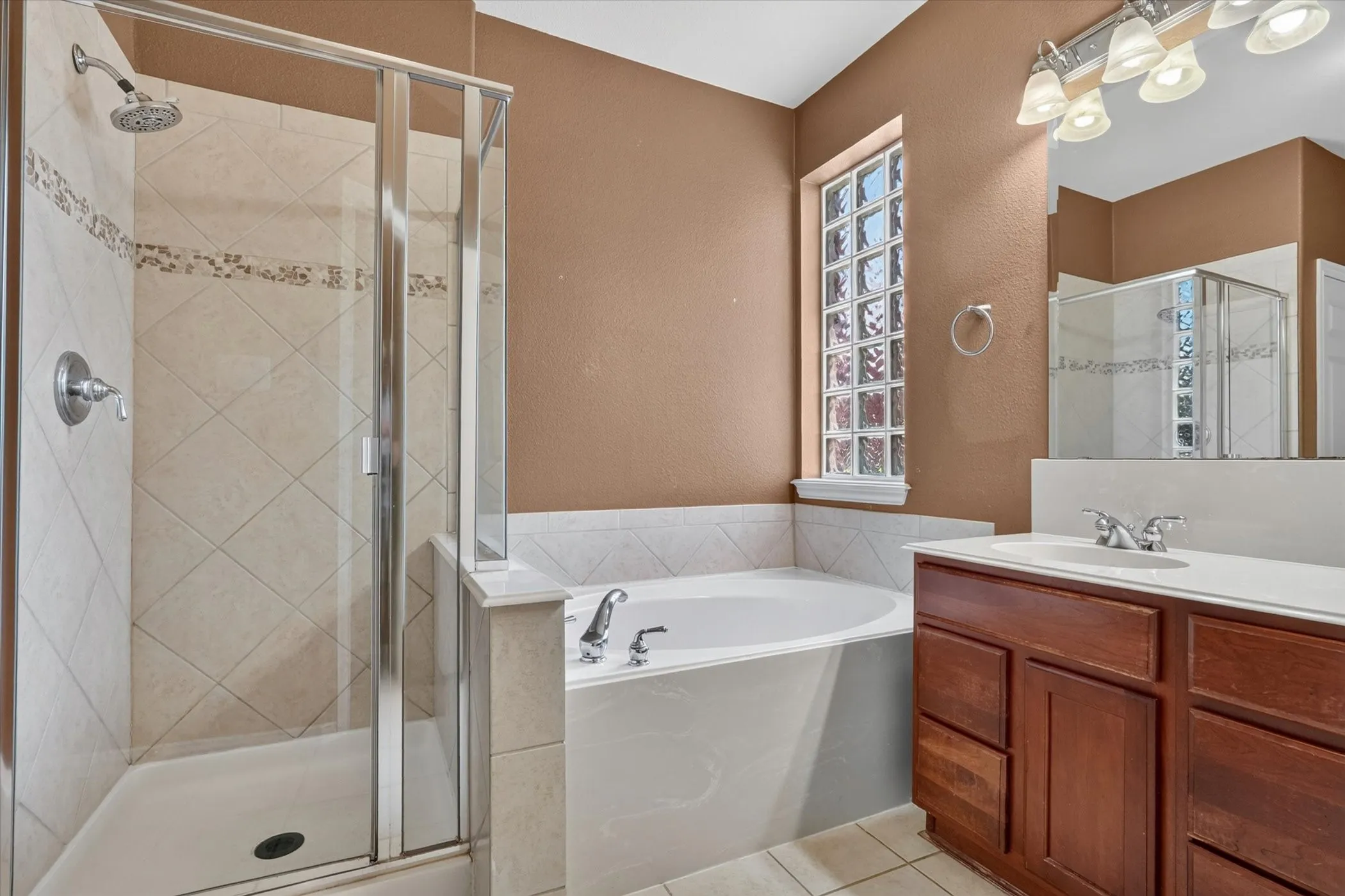 Single Family Residence For Rent in Collin County , 11945 Henderson Drive, Frisco, Texas 75035, 3 Bedroom, 3 Bathroom, 2 Garage spaces, 3,116 Sqft, built in 2007, Preowned, mls#21228685, Real Estate Agent in Frisco, Homes For Rent in Collin county, Homes For Rent in Frisco, Realtor in Frisco Texas, Real Estate Brokerage Independent Realty Texas, Luminita Cordes Realtor