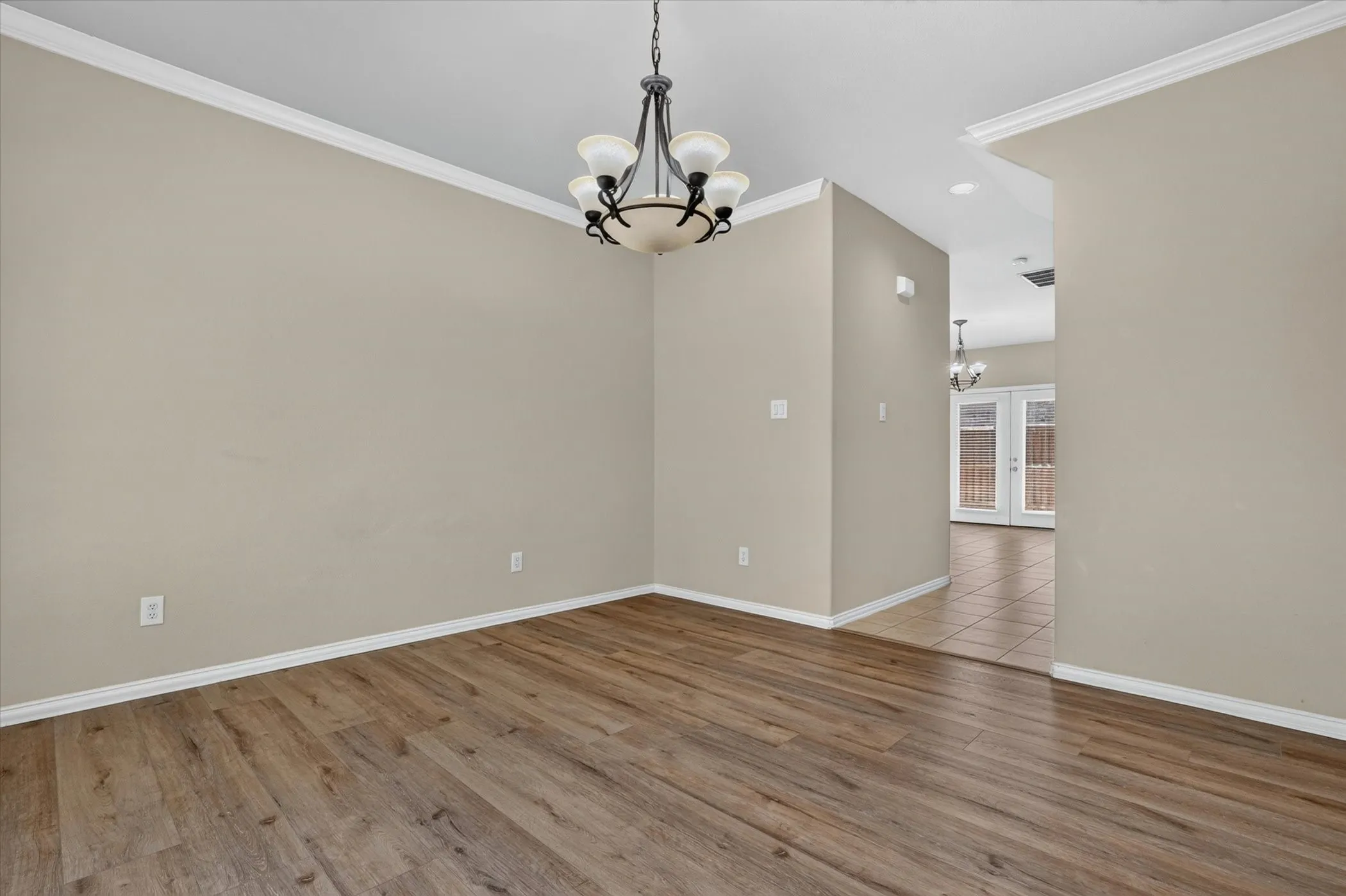Single Family Residence For Rent in Collin County , 11945 Henderson Drive, Frisco, Texas 75035, 3 Bedroom, 3 Bathroom, 2 Garage spaces, 3,116 Sqft, built in 2007, Preowned, mls#21228685, Real Estate Agent in Frisco, Homes For Rent in Collin county, Homes For Rent in Frisco, Realtor in Frisco Texas, Real Estate Brokerage Independent Realty Texas, Luminita Cordes Realtor
