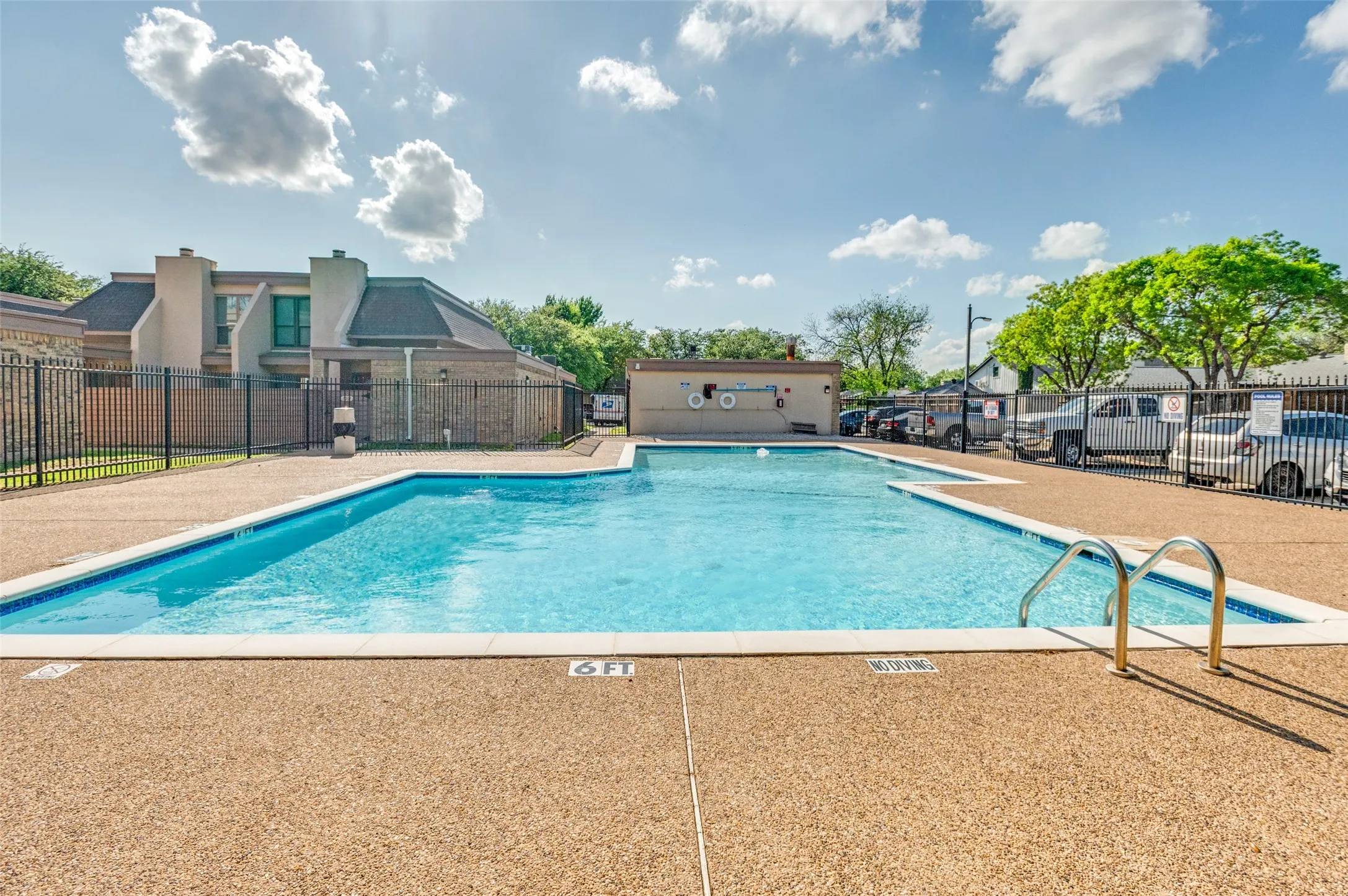 Condominium For Sale in Dallas County , 3121 Park Lane 1129, Dallas, Texas 75220, 2 Bedroom, 2 Bathroom, Garage spaces, 970 Sqft, built in 1969, Preowned, mls#21228677, Real Estate Agent in Dallas, Homes For Sale in Dallas county, Homes For Sale in Dallas, Realtor in Dallas Texas, Real Estate Brokerage Independent Realty Texas, Luminita Cordes Realtor
