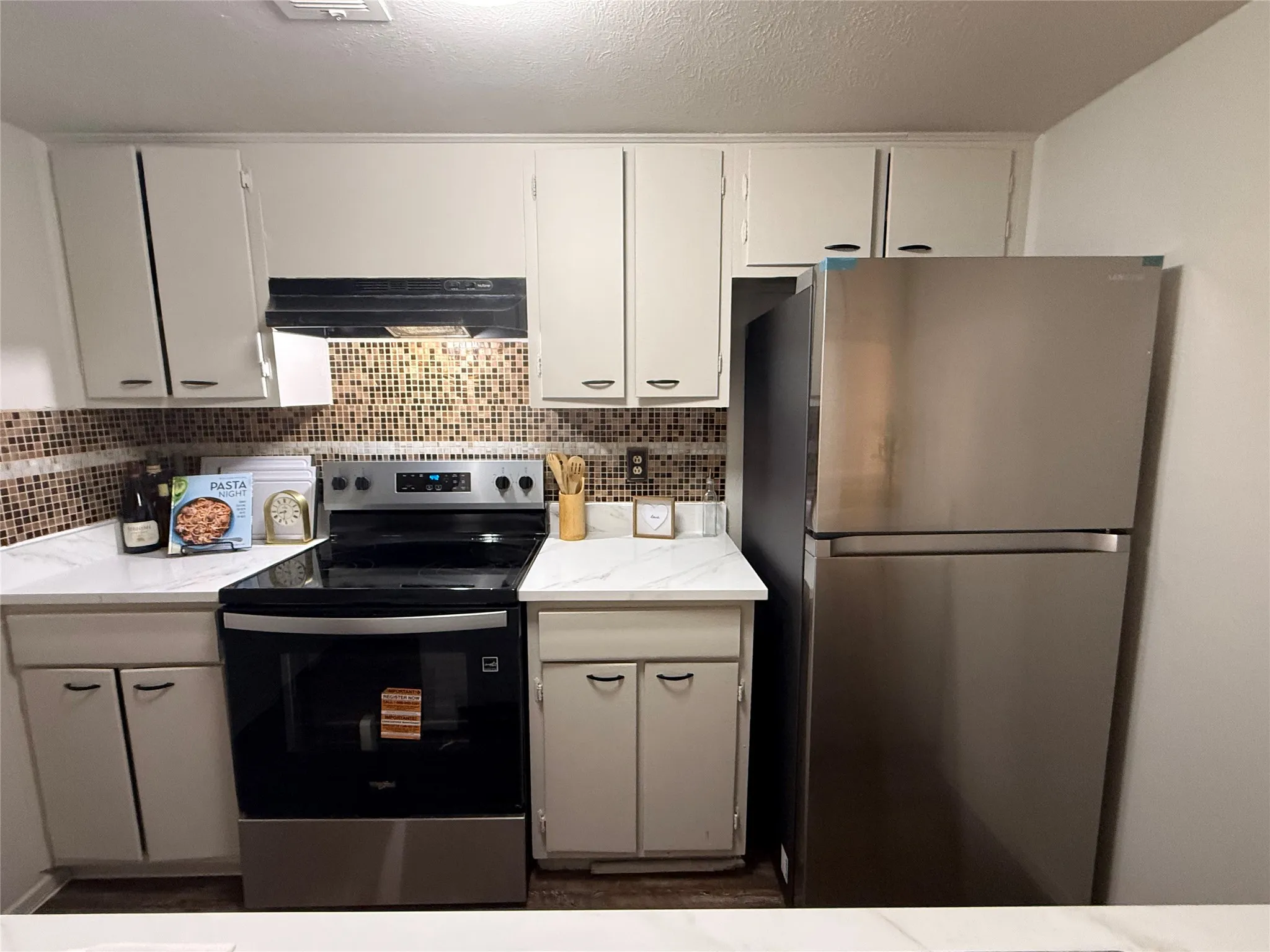 Condominium For Sale in Dallas County , 3121 Park Lane 1129, Dallas, Texas 75220, 2 Bedroom, 2 Bathroom, Garage spaces, 970 Sqft, built in 1969, Preowned, mls#21228677, Real Estate Agent in Dallas, Homes For Sale in Dallas county, Homes For Sale in Dallas, Realtor in Dallas Texas, Real Estate Brokerage Independent Realty Texas, Luminita Cordes Realtor
