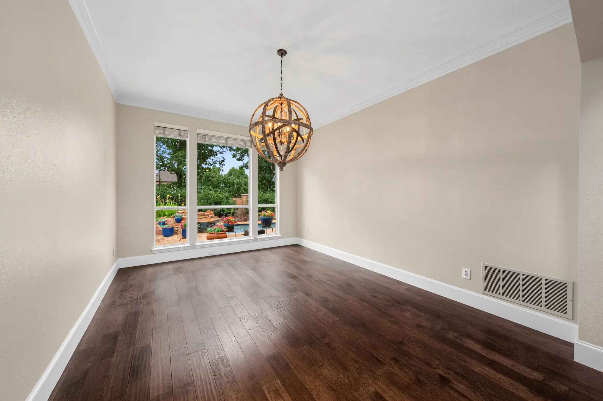 Single Family Residence For Sale in Denton County , 3240 Paddock Circle, Flower Mound, Texas 75022, 4 Bedroom, 3 Bathroom, 2 Garage spaces, 3,276 Sqft, built in 1996, Preowned, mls#21228580, Real Estate Agent in Flower Mound, Homes For Sale in Denton county, Homes For Sale in Flower Mound, Realtor in Flower Mound Texas, Real Estate Brokerage Independent Realty Texas, Luminita Cordes Realtor