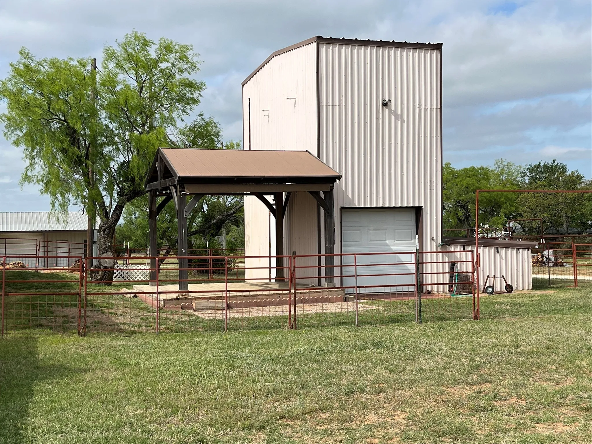 Well house and storage