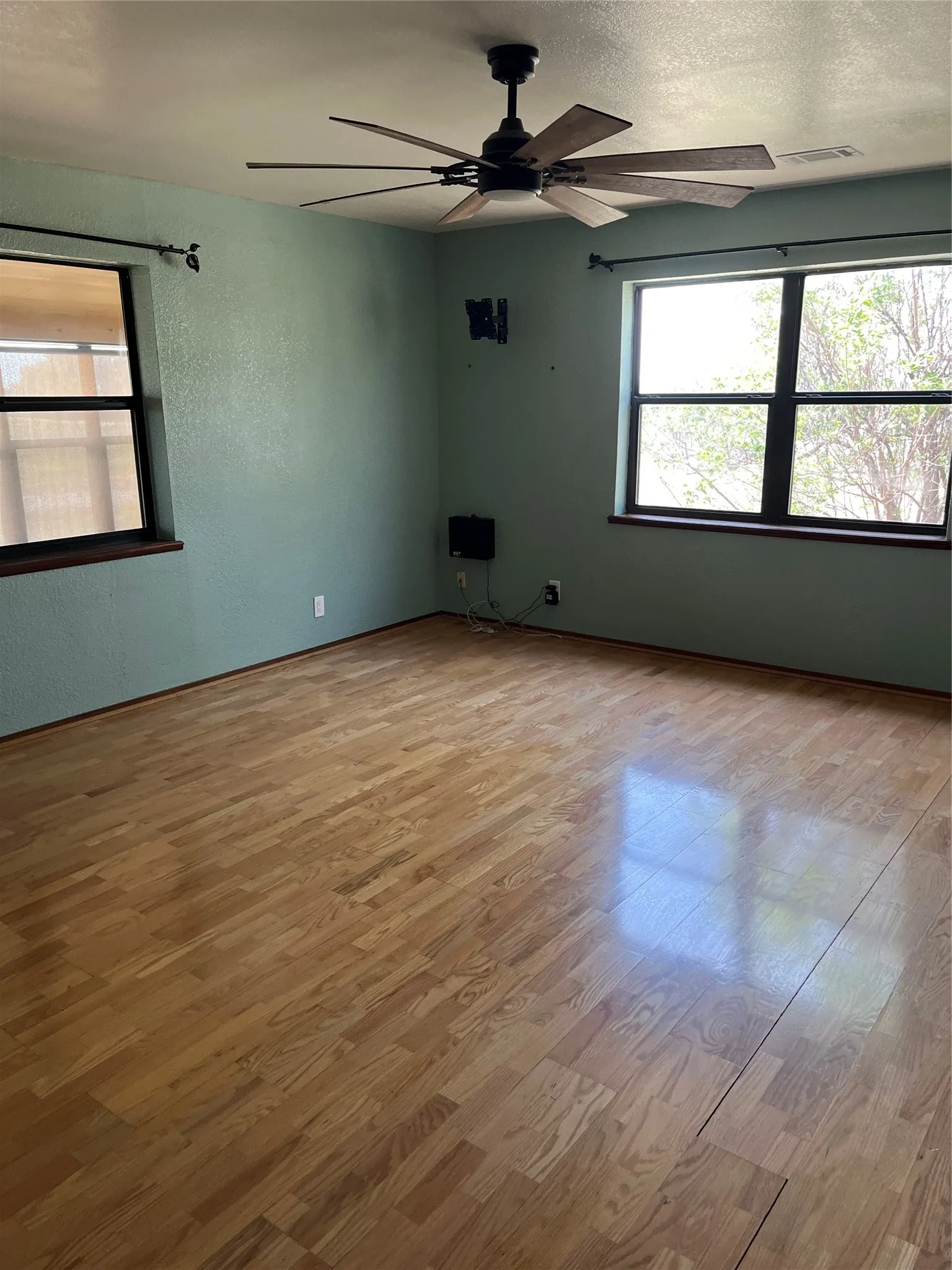 Farm For Sale in Mills County , 2190 W FM 574 Road W, Mullin, Texas 76864, 3 Bedrooms, 2 Bathrooms, Garage spaces, 1,643 Sqft, built in 1984, Preowned, Price $1,465,625, mls#21228722, Real Estate Agent in Mullin, Homes For Sale in Mills county, Homes For Sale in Mullin, Realtor in Mullin Texas, Real Estate Brokerage Independent Realty Texas, Luminita Cordes Realtor