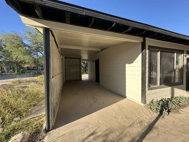 Single Family Residence For Sale in Val Verde County , 337-339 Long Drive, Del Rio, Texas 78840, 3 Bedroom, 2 Bathroom, Garage spaces, 1,850 Sqft, built in 1950, Preowned, mls#21228749, Real Estate Agent in Del Rio, Homes For Sale in Val Verde county, Homes For Sale in Del Rio, Realtor in Del Rio Texas, Real Estate Brokerage Independent Realty Texas, Luminita Cordes Realtor