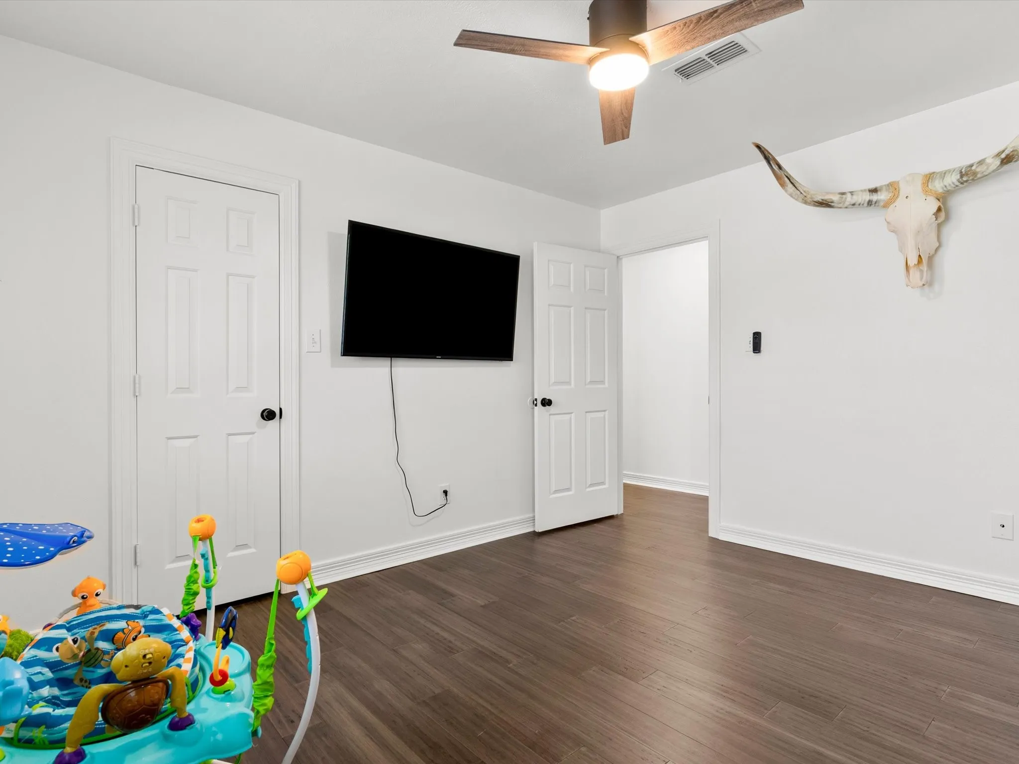 Single Family Residence For Sale in Tarrant County , 8009 Misty Trail, Fort Worth, Texas 76123, 3 Bedroom, 2 Bathroom, 2 Garage spaces, 2,629 Sqft, built in 1991, mls#21227799, Real Estate Agent in Fort Worth, Homes For Sale in Tarrant county, Homes For Sale in Fort Worth, Realtor in Fort Worth Texas, Real Estate Brokerage Independent Realty Texas, Luminita Cordes Realtor