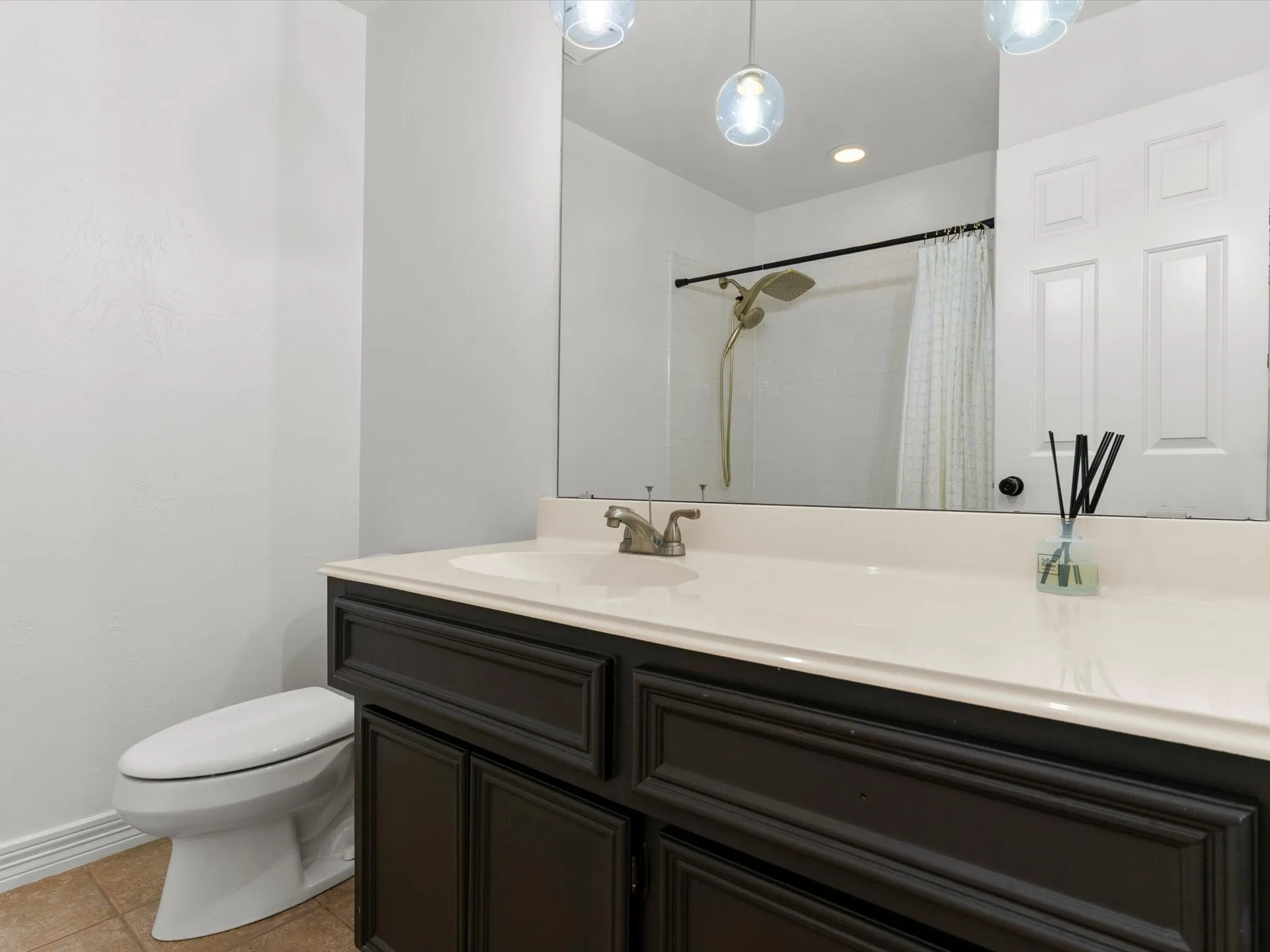 Single Family Residence For Sale in Tarrant County , 8009 Misty Trail, Fort Worth, Texas 76123, 3 Bedroom, 2 Bathroom, 2 Garage spaces, 2,629 Sqft, built in 1991, mls#21227799, Real Estate Agent in Fort Worth, Homes For Sale in Tarrant county, Homes For Sale in Fort Worth, Realtor in Fort Worth Texas, Real Estate Brokerage Independent Realty Texas, Luminita Cordes Realtor