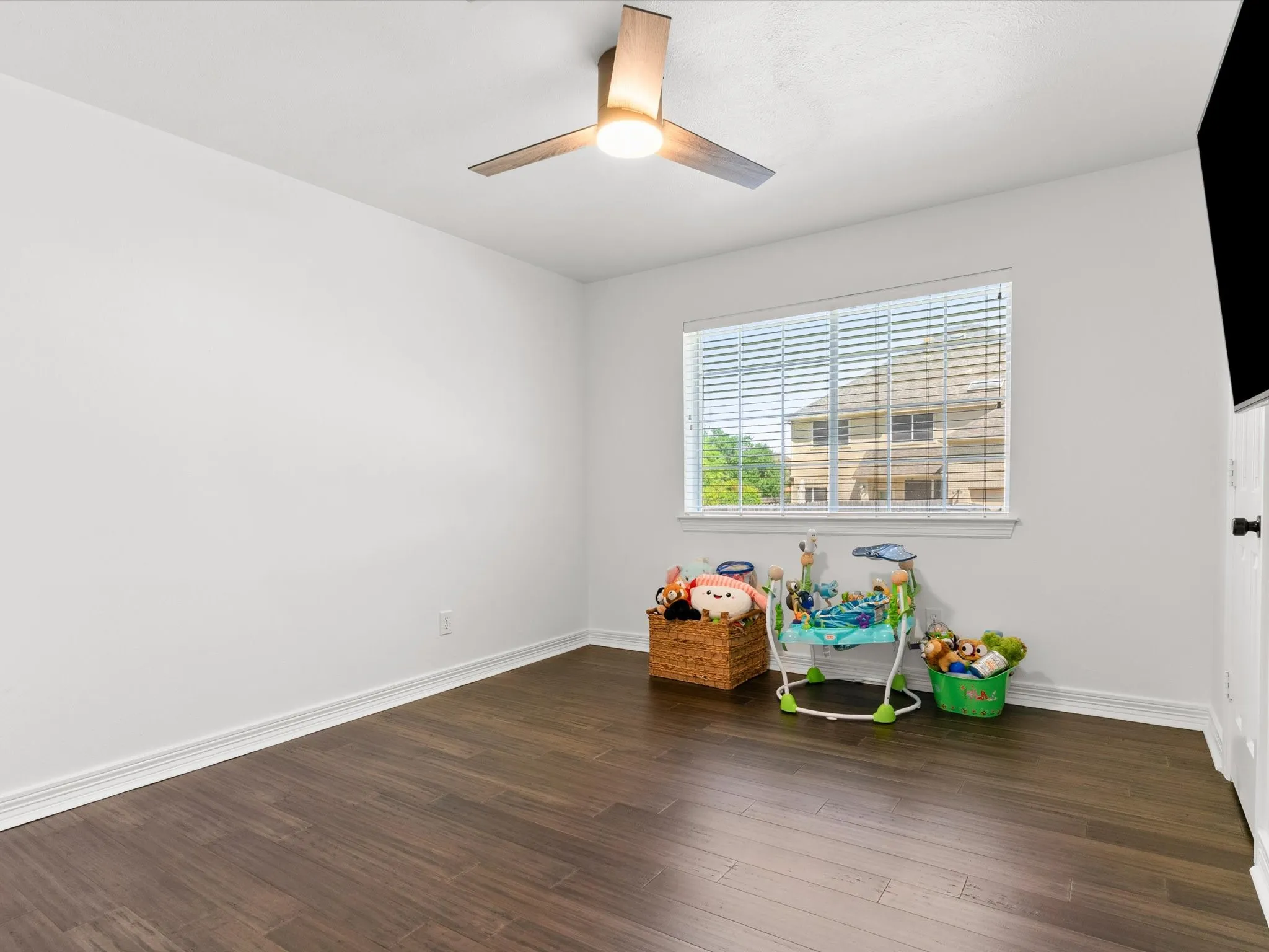 Single Family Residence For Sale in Tarrant County , 8009 Misty Trail, Fort Worth, Texas 76123, 3 Bedroom, 2 Bathroom, 2 Garage spaces, 2,629 Sqft, built in 1991, mls#21227799, Real Estate Agent in Fort Worth, Homes For Sale in Tarrant county, Homes For Sale in Fort Worth, Realtor in Fort Worth Texas, Real Estate Brokerage Independent Realty Texas, Luminita Cordes Realtor