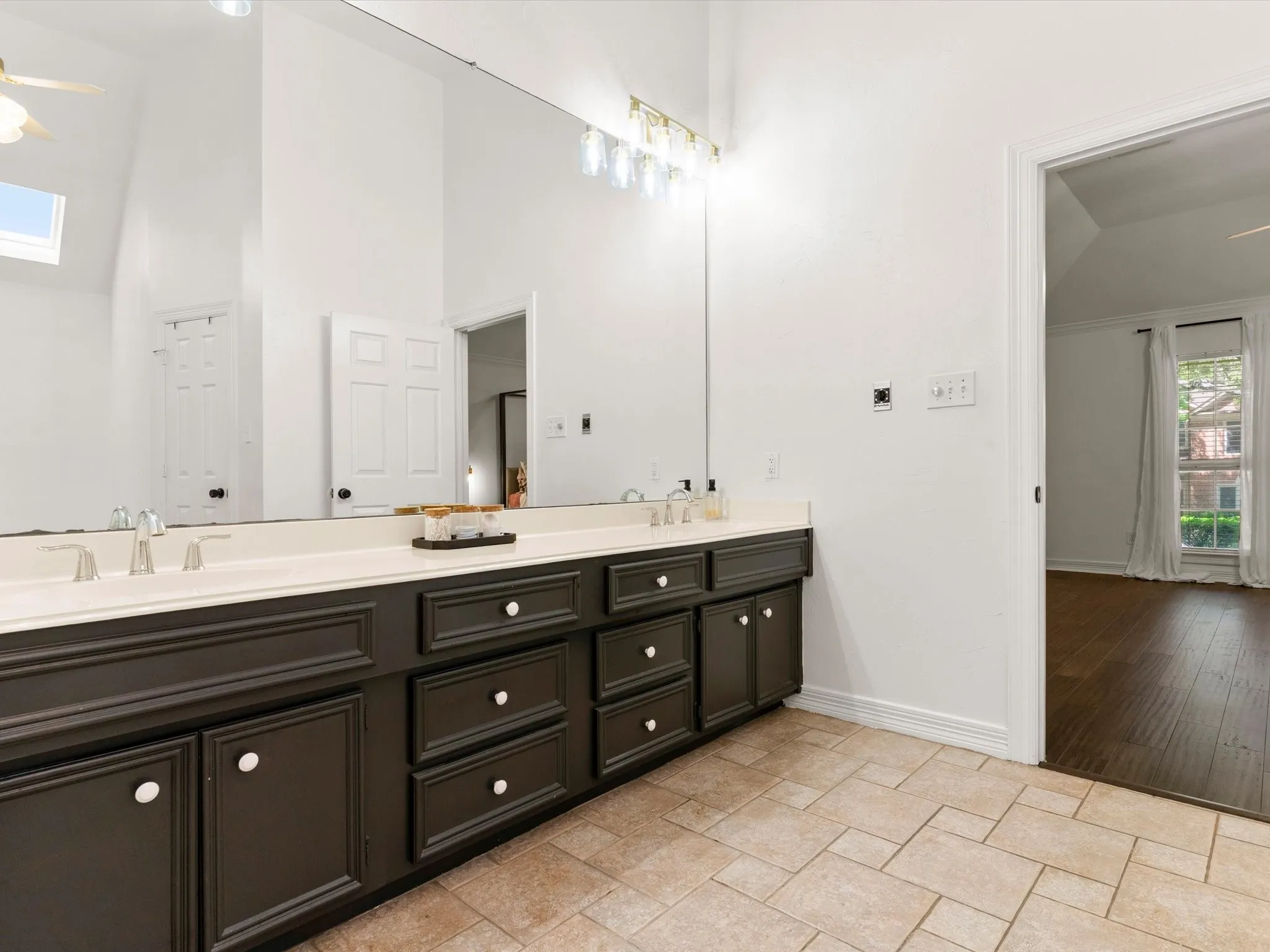 Single Family Residence For Sale in Tarrant County , 8009 Misty Trail, Fort Worth, Texas 76123, 3 Bedroom, 2 Bathroom, 2 Garage spaces, 2,629 Sqft, built in 1991, mls#21227799, Real Estate Agent in Fort Worth, Homes For Sale in Tarrant county, Homes For Sale in Fort Worth, Realtor in Fort Worth Texas, Real Estate Brokerage Independent Realty Texas, Luminita Cordes Realtor