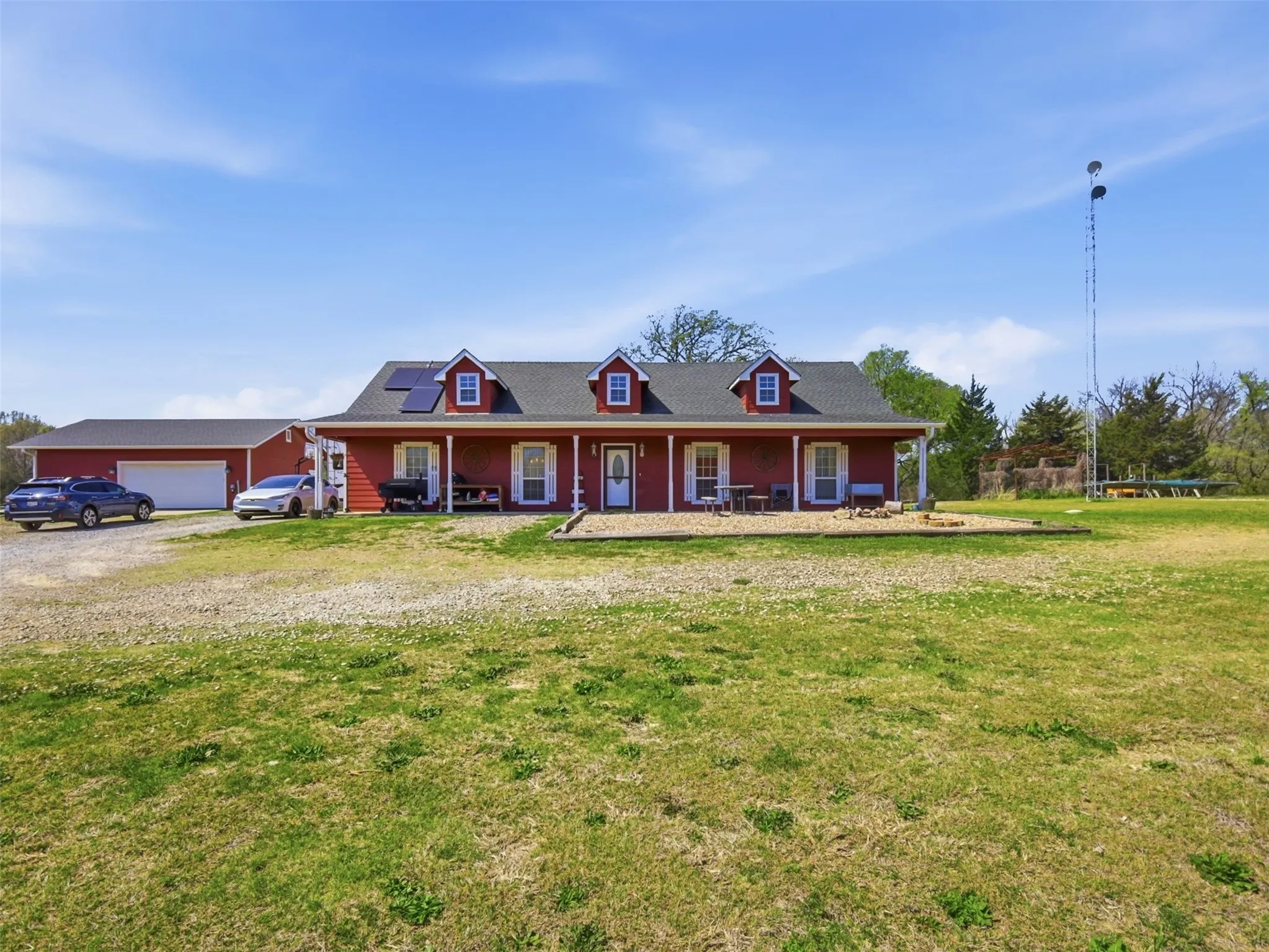 Farm For Sale in Fannin County , 3823 State Highway 11, Bonham, Texas 75418, 4 Bedroom, 2 Bathroom, 2 Garage spaces, 2,504 Sqft, built in 2006, Preowned, mls#21228781, Real Estate Agent in Bonham, Homes For Sale in Fannin county, Homes For Sale in Bonham, Realtor in Bonham Texas, Real Estate Brokerage Independent Realty Texas, Luminita Cordes Realtor