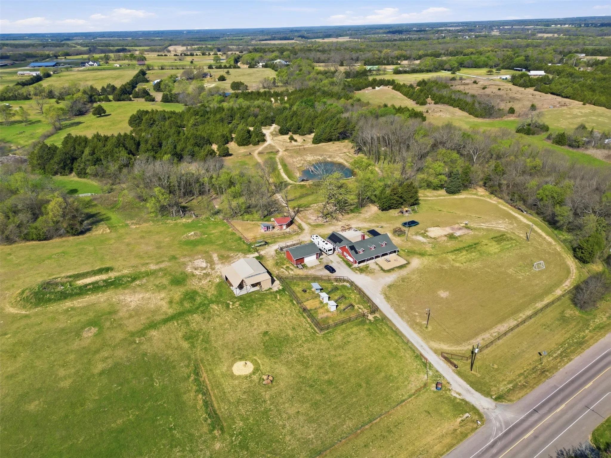 Farm For Sale in Fannin County , 3823 State Highway 11, Bonham, Texas 75418, 4 Bedroom, 2 Bathroom, 2 Garage spaces, 2,504 Sqft, built in 2006, Preowned, mls#21228781, Real Estate Agent in Bonham, Homes For Sale in Fannin county, Homes For Sale in Bonham, Realtor in Bonham Texas, Real Estate Brokerage Independent Realty Texas, Luminita Cordes Realtor