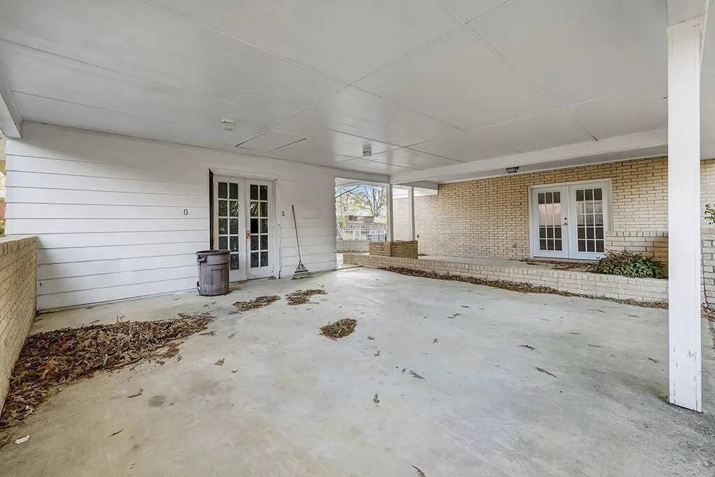 Single Family Residence For Sale in Bowie County , 2305 Cherry Hill Road, Texarkana, Texas 75503, 4 Bedroom, 3 Bathroom, Garage spaces, 3,129 Sqft, built in 1980, mls#21228670, Real Estate Agent in Texarkana, Homes For Sale in Bowie county, Homes For Sale in Texarkana, Realtor in Texarkana Texas, Real Estate Brokerage Independent Realty Texas, Luminita Cordes Realtor