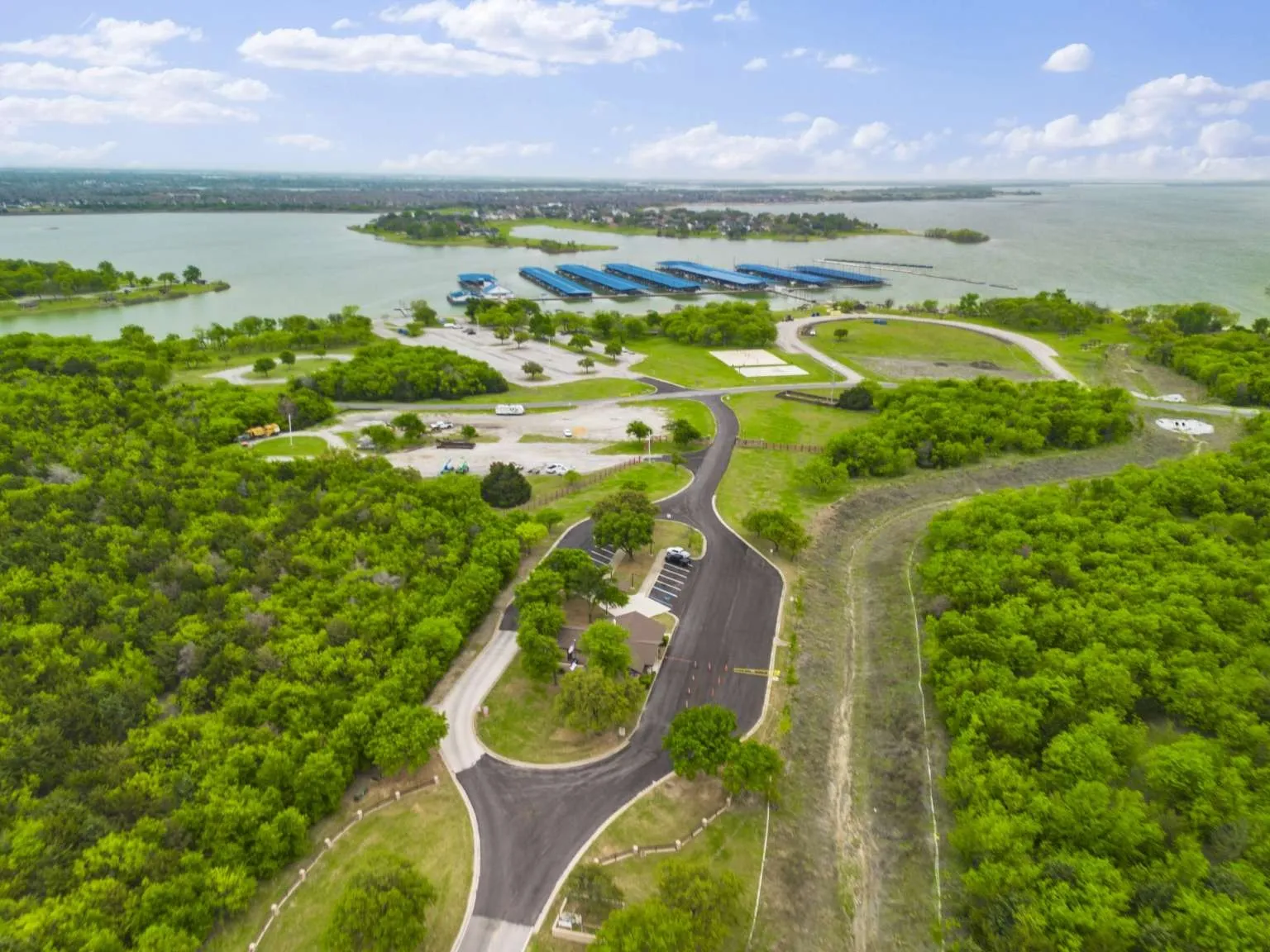 Single Family Residence For Sale in Denton County , 5617 Buffalo Springs Drive, Frisco, Texas 75036, 3 Bedroom, 2 Bathroom, 2 Garage spaces, 2,006 Sqft, built in 2015, Preowned, mls#21228810, Real Estate Agent in Frisco, Homes For Sale in Denton county, Homes For Sale in Frisco, Realtor in Frisco Texas, Real Estate Brokerage Independent Realty Texas, Luminita Cordes Realtor