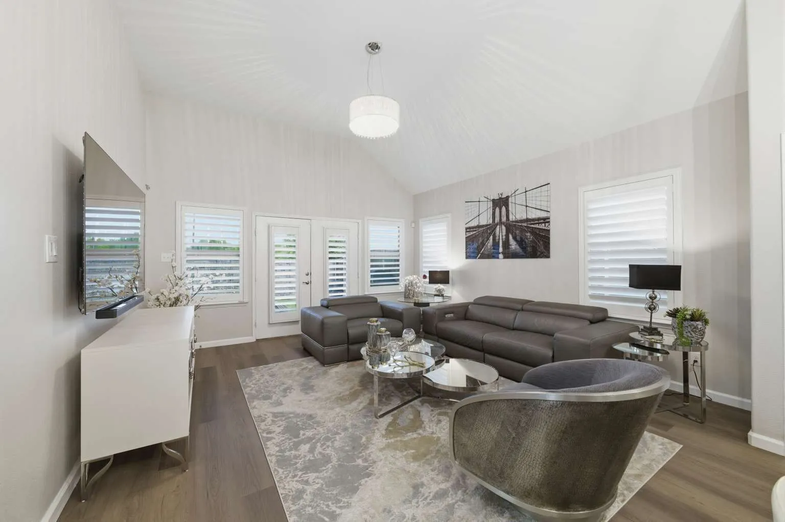 Single Family Residence For Sale in Denton County , 5617 Buffalo Springs Drive, Frisco, Texas 75036, 3 Bedroom, 2 Bathroom, 2 Garage spaces, 2,006 Sqft, built in 2015, Preowned, mls#21228810, Real Estate Agent in Frisco, Homes For Sale in Denton county, Homes For Sale in Frisco, Realtor in Frisco Texas, Real Estate Brokerage Independent Realty Texas, Luminita Cordes Realtor