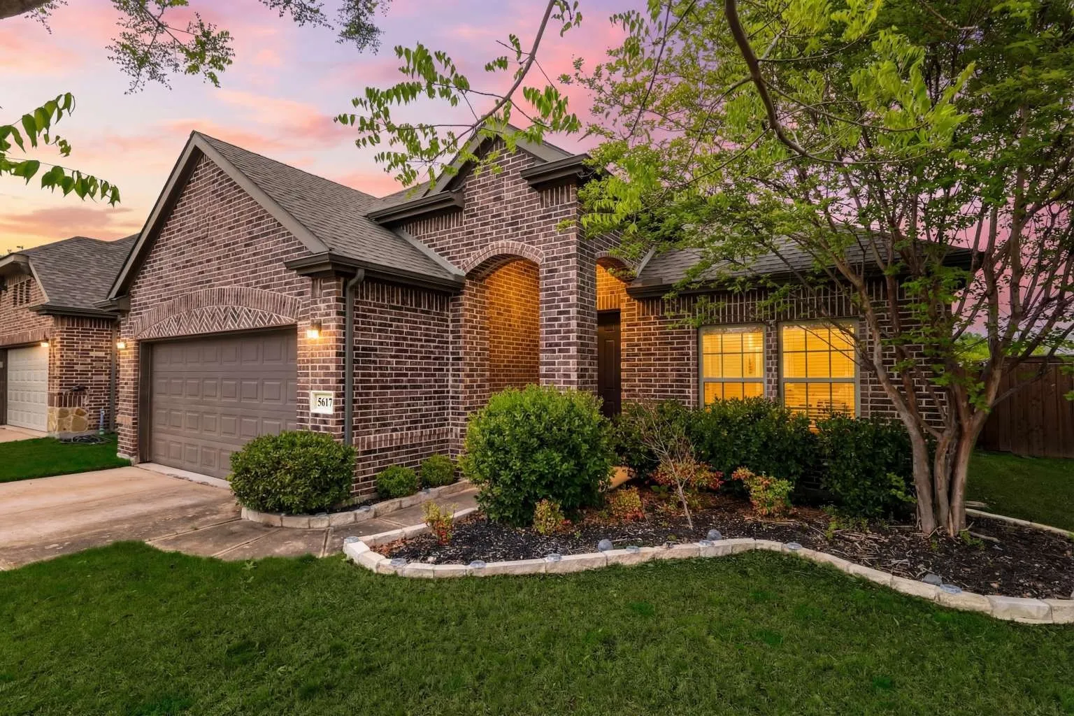 Single Family Residence For Sale in Denton County , 5617 Buffalo Springs Drive, Frisco, Texas 75036, 3 Bedroom, 2 Bathroom, 2 Garage spaces, 2,006 Sqft, built in 2015, Preowned, mls#21228810, Real Estate Agent in Frisco, Homes For Sale in Denton county, Homes For Sale in Frisco, Realtor in Frisco Texas, Real Estate Brokerage Independent Realty Texas, Luminita Cordes Realtor