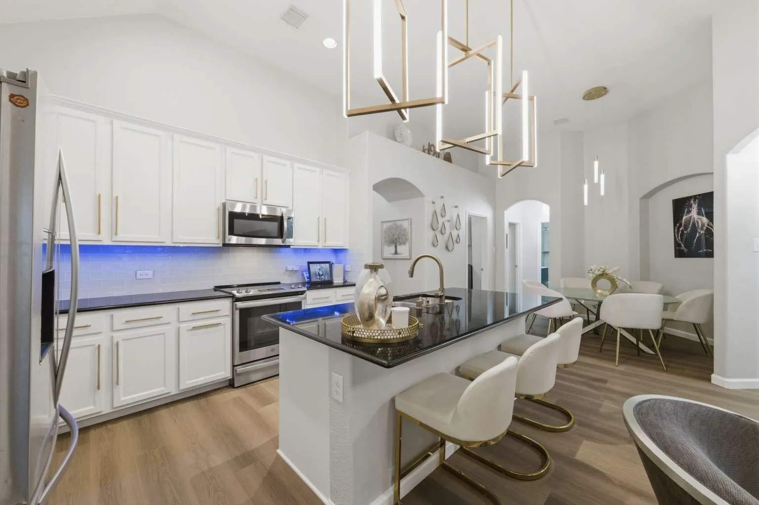 Single Family Residence For Sale in Denton County , 5617 Buffalo Springs Drive, Frisco, Texas 75036, 3 Bedroom, 2 Bathroom, 2 Garage spaces, 2,006 Sqft, built in 2015, Preowned, mls#21228810, Real Estate Agent in Frisco, Homes For Sale in Denton county, Homes For Sale in Frisco, Realtor in Frisco Texas, Real Estate Brokerage Independent Realty Texas, Luminita Cordes Realtor