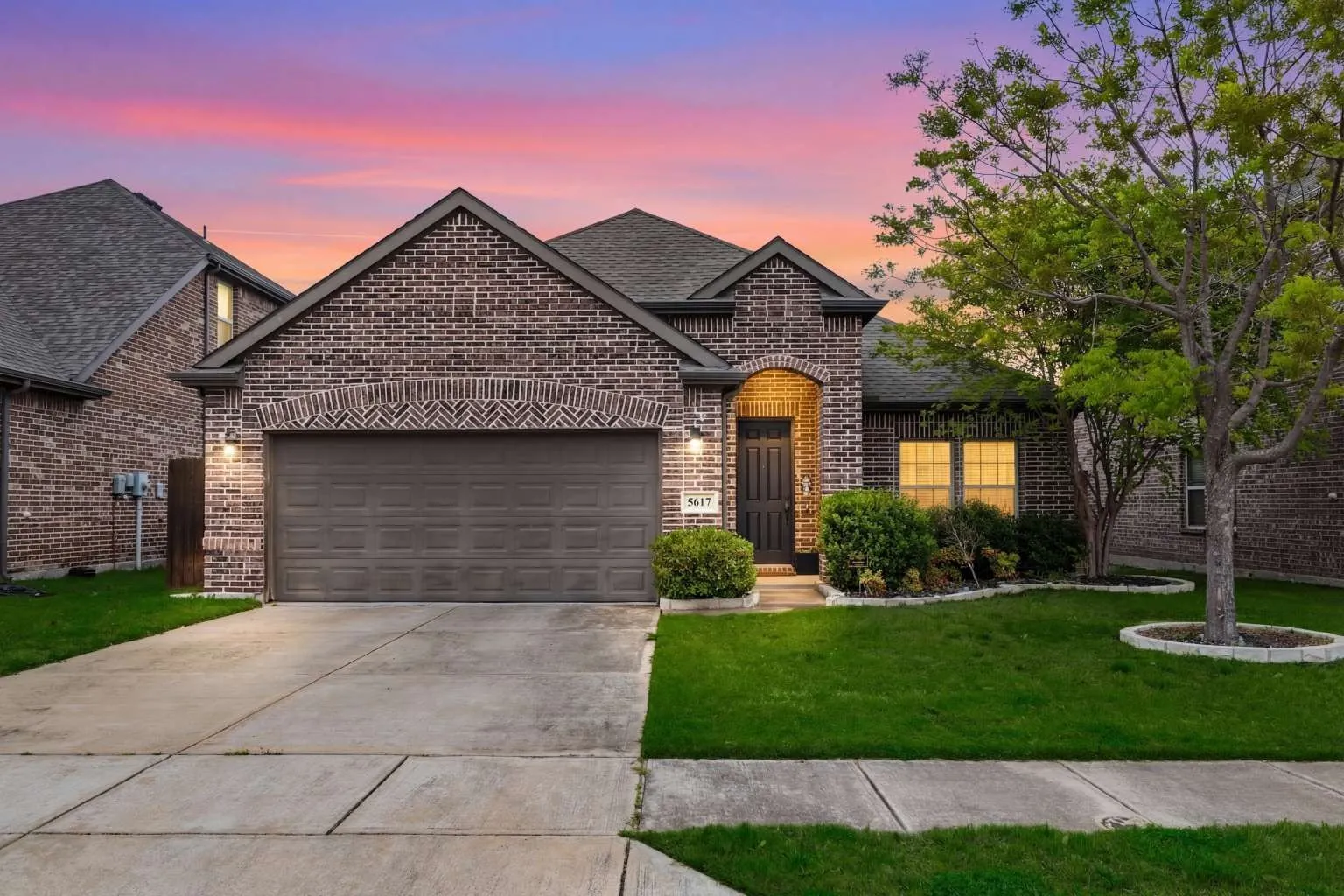 Single Family Residence For Sale in Denton County , 5617 Buffalo Springs Drive, Frisco, Texas 75036, 3 Bedroom, 2 Bathroom, 2 Garage spaces, 2,006 Sqft, built in 2015, Preowned, mls#21228810, Real Estate Agent in Frisco, Homes For Sale in Denton county, Homes For Sale in Frisco, Realtor in Frisco Texas, Real Estate Brokerage Independent Realty Texas, Luminita Cordes Realtor