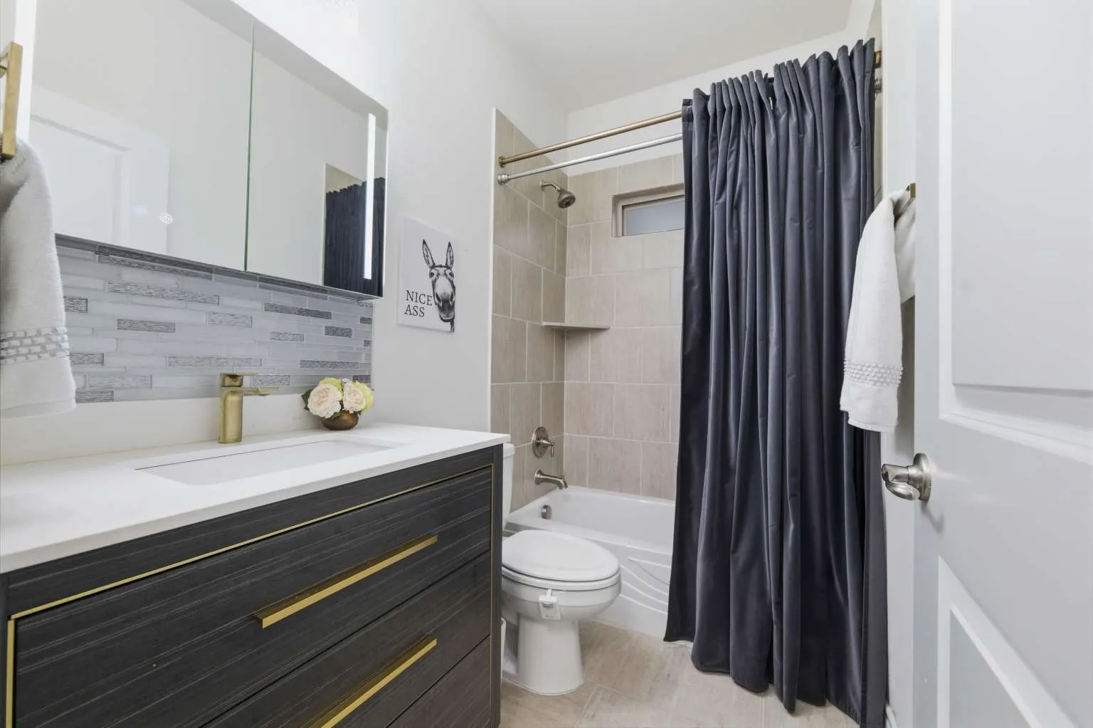 Single Family Residence For Sale in Denton County , 5617 Buffalo Springs Drive, Frisco, Texas 75036, 3 Bedroom, 2 Bathroom, 2 Garage spaces, 2,006 Sqft, built in 2015, Preowned, mls#21228810, Real Estate Agent in Frisco, Homes For Sale in Denton county, Homes For Sale in Frisco, Realtor in Frisco Texas, Real Estate Brokerage Independent Realty Texas, Luminita Cordes Realtor