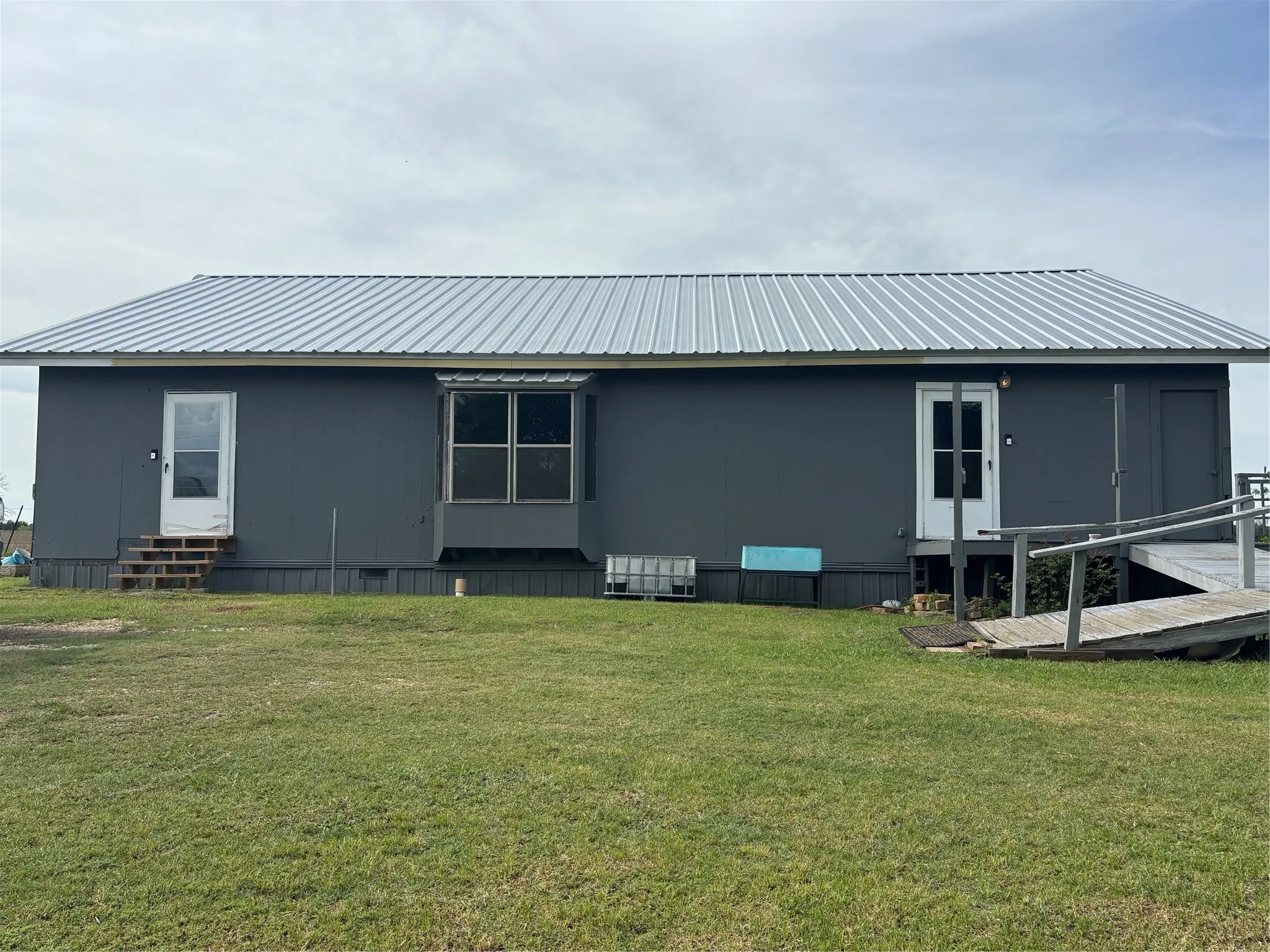 Single Family Residence For Sale in Limestone County , 253 Lcr 432, Mexia, Texas 76667, 3 Bedroom, 2 Bathroom, Garage spaces, 2,720 Sqft, built in 2005, Preowned, mls#21228830, Real Estate Agent in Mexia, Homes For Sale in Limestone county, Homes For Sale in Mexia, Realtor in Mexia Texas, Real Estate Brokerage Independent Realty Texas, Luminita Cordes Realtor