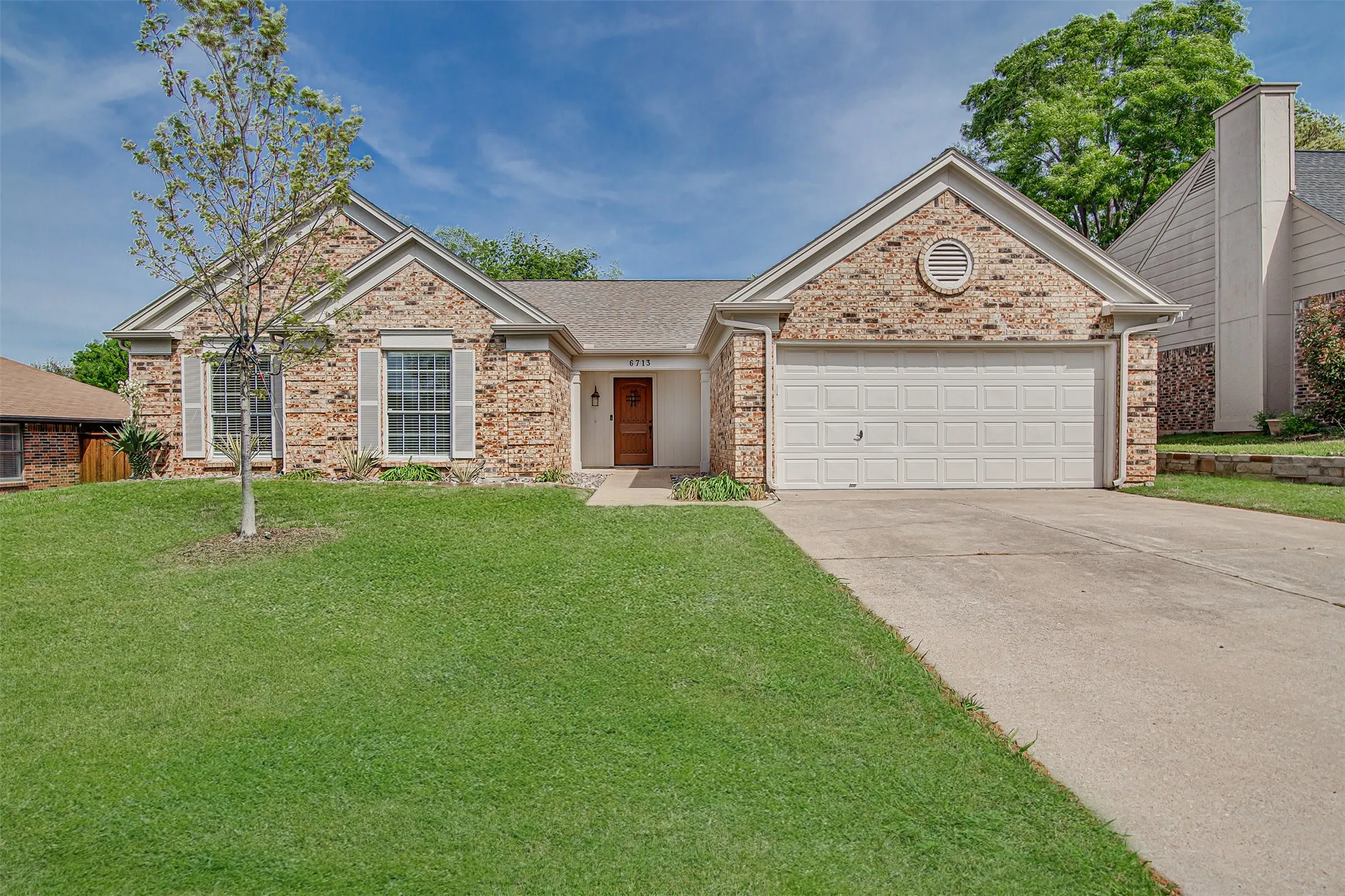 Single Family Residence For Sale in Tarrant County , 6713 Inwood Drive, North Richland Hills, Texas 76182, 3 Bedroom, 2 Bathroom, 2 Garage spaces, 1,780 Sqft, built in 1986, mls#21224566, Real Estate Agent in North Richland Hills, Homes For Sale in Tarrant county, Homes For Sale in North Richland Hills, Realtor in North Richland Hills Texas, Real Estate Brokerage Independent Realty Texas, Luminita Cordes Realtor