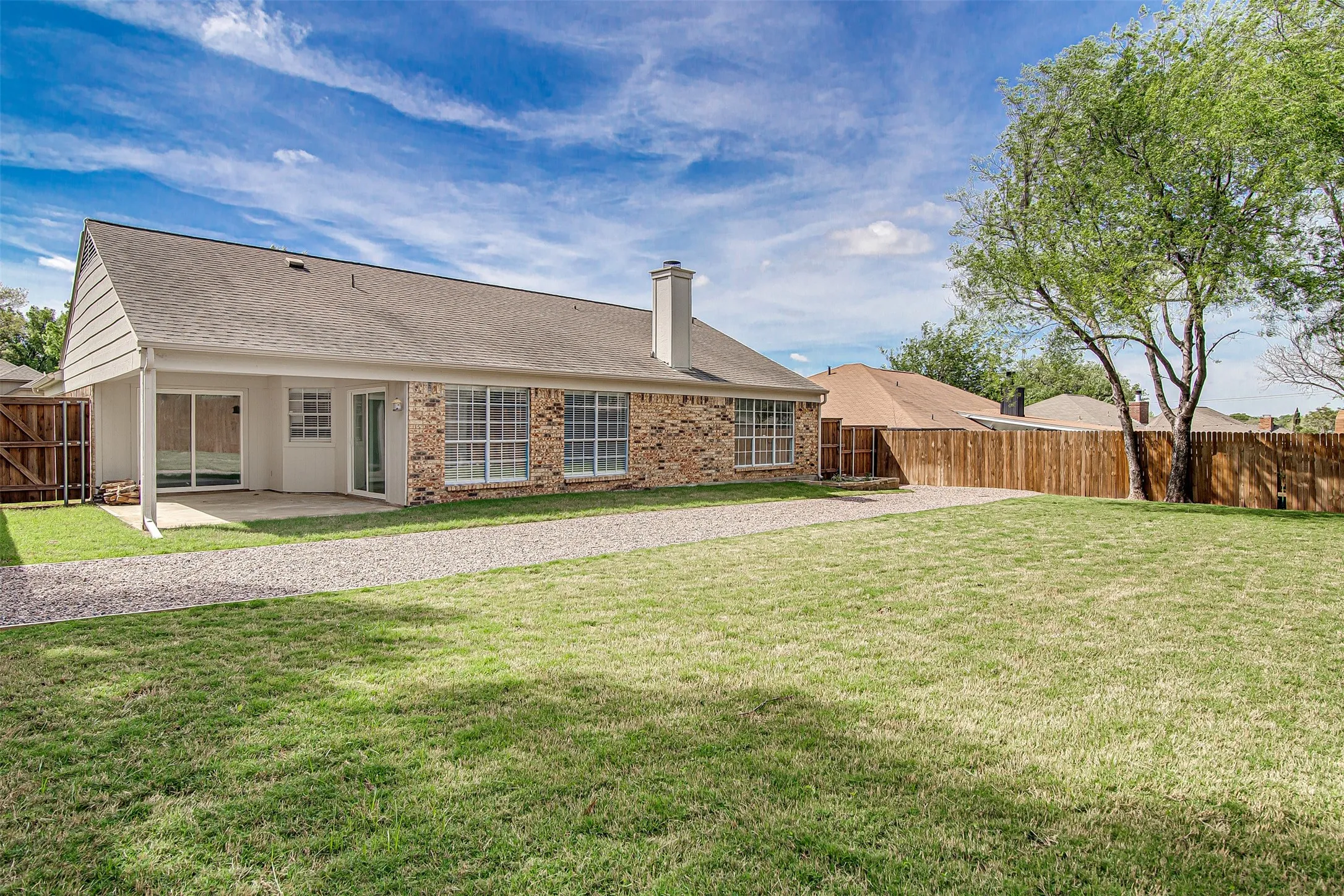 Single Family Residence For Sale in Tarrant County , 6713 Inwood Drive, North Richland Hills, Texas 76182, 3 Bedroom, 2 Bathroom, 2 Garage spaces, 1,780 Sqft, built in 1986, mls#21224566, Real Estate Agent in North Richland Hills, Homes For Sale in Tarrant county, Homes For Sale in North Richland Hills, Realtor in North Richland Hills Texas, Real Estate Brokerage Independent Realty Texas, Luminita Cordes Realtor